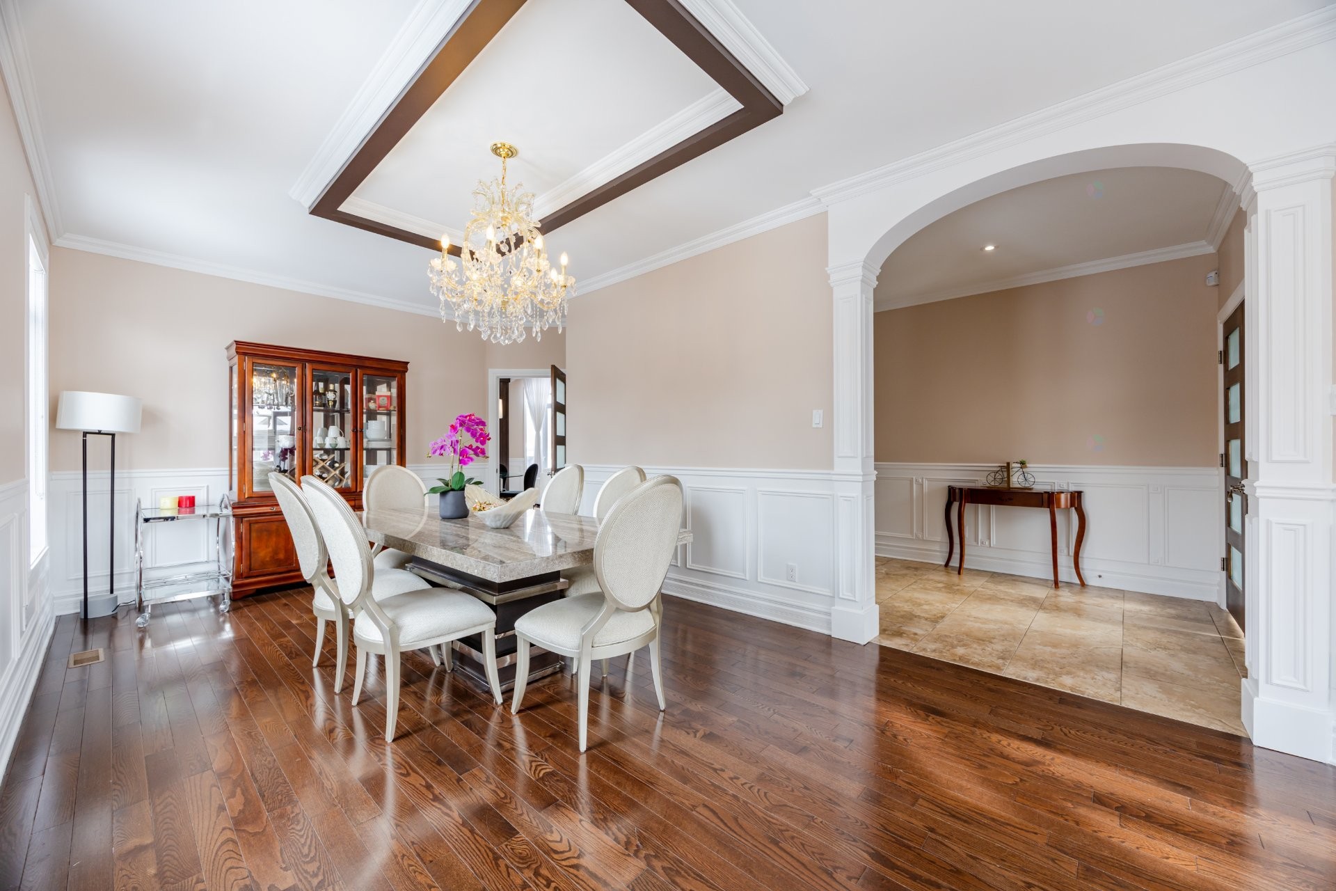 









3885


Carré Pauline-Lighstone

,
Montréal (Saint-Laurent),




QC
H4R3K3

