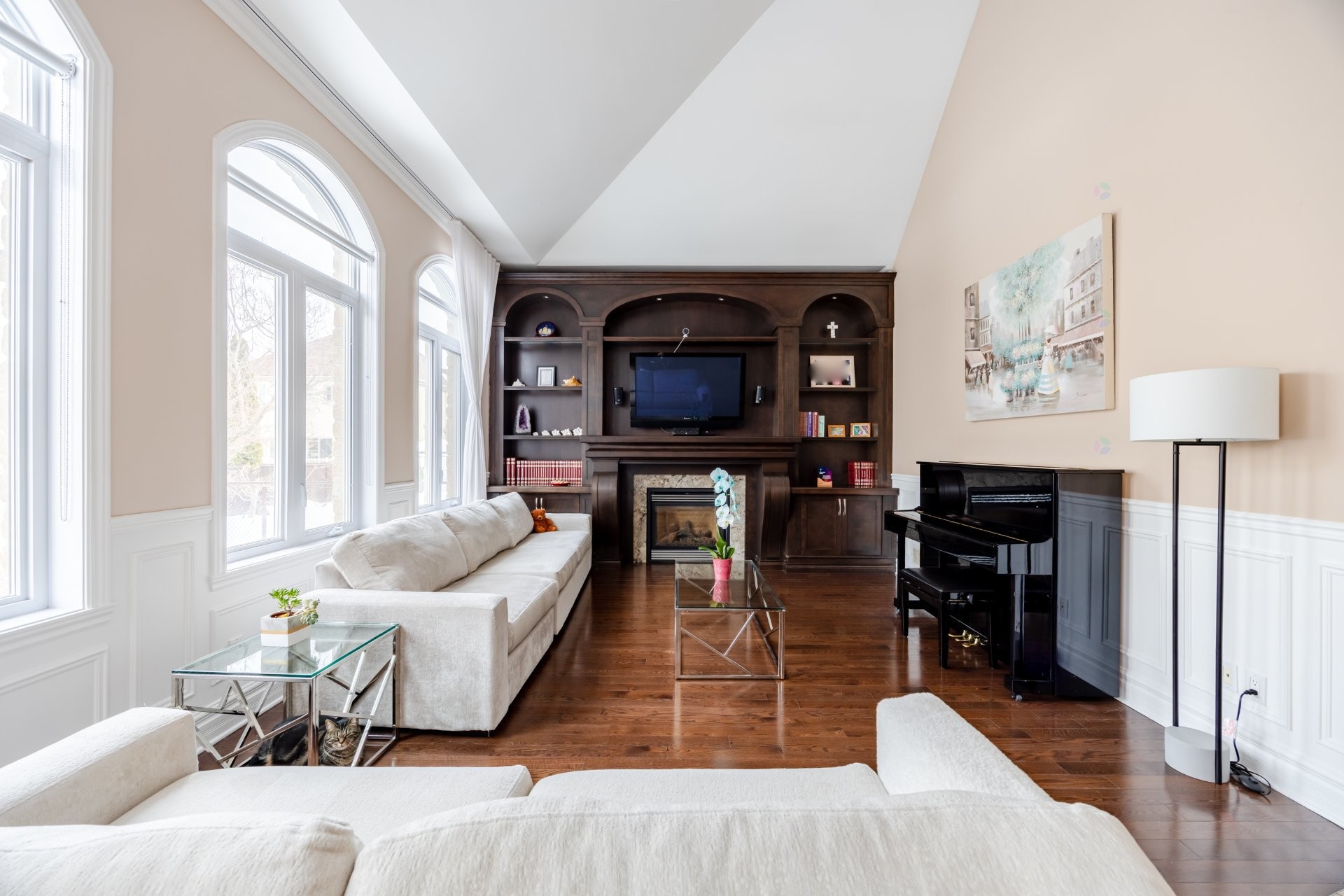 









3885


Carré Pauline-Lighstone

,
Montréal (Saint-Laurent),




QC
H4R3K3

