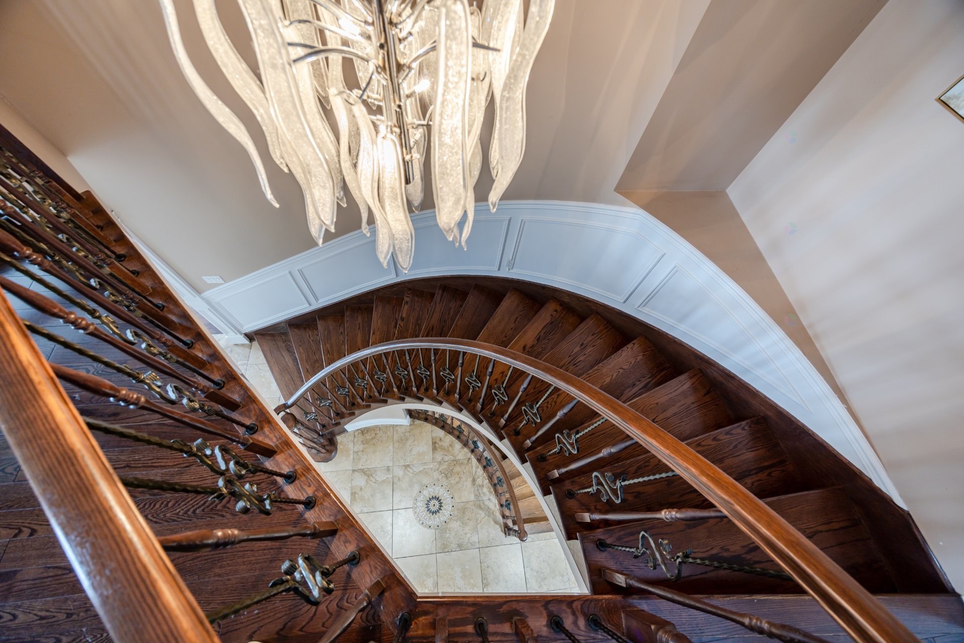 









3885


Carré Pauline-Lighstone

,
Montréal (Saint-Laurent),




QC
H4R3K3

