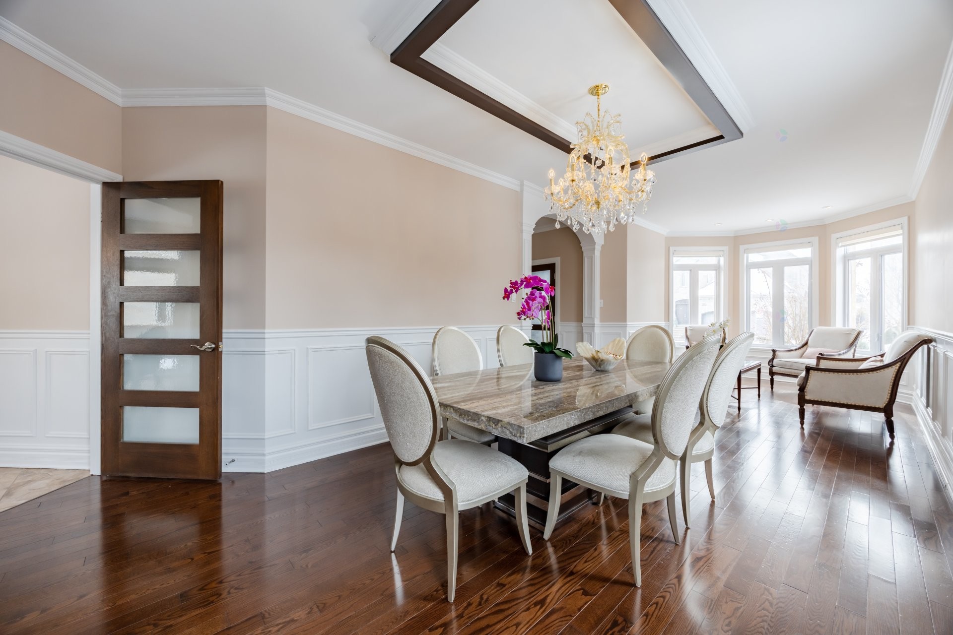 









3885


Carré Pauline-Lighstone

,
Montréal (Saint-Laurent),




QC
H4R3K3

