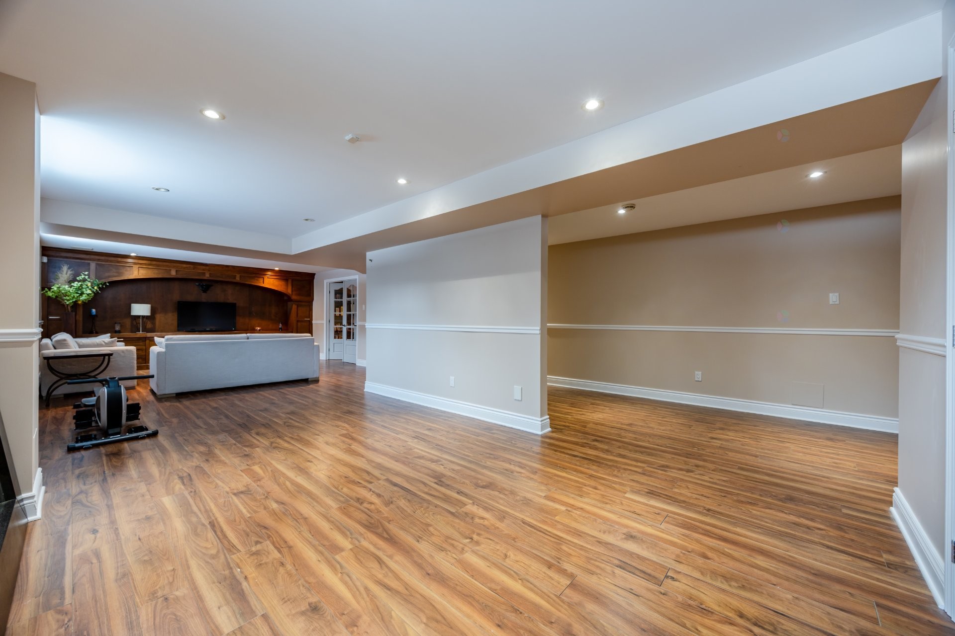 









3885


Carré Pauline-Lighstone

,
Montréal (Saint-Laurent),




QC
H4R3K3

