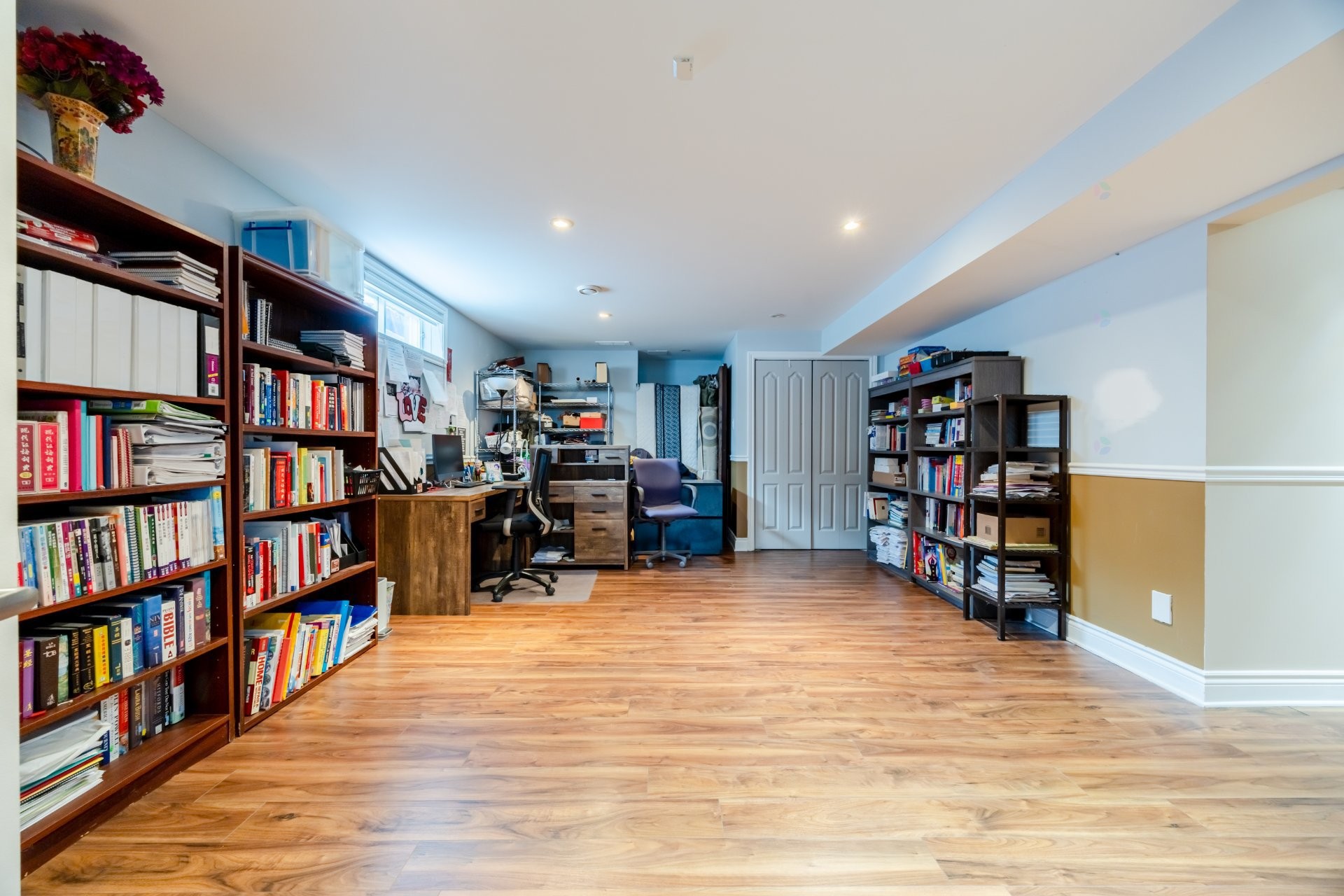 









3885


Carré Pauline-Lighstone

,
Montréal (Saint-Laurent),




QC
H4R3K3

