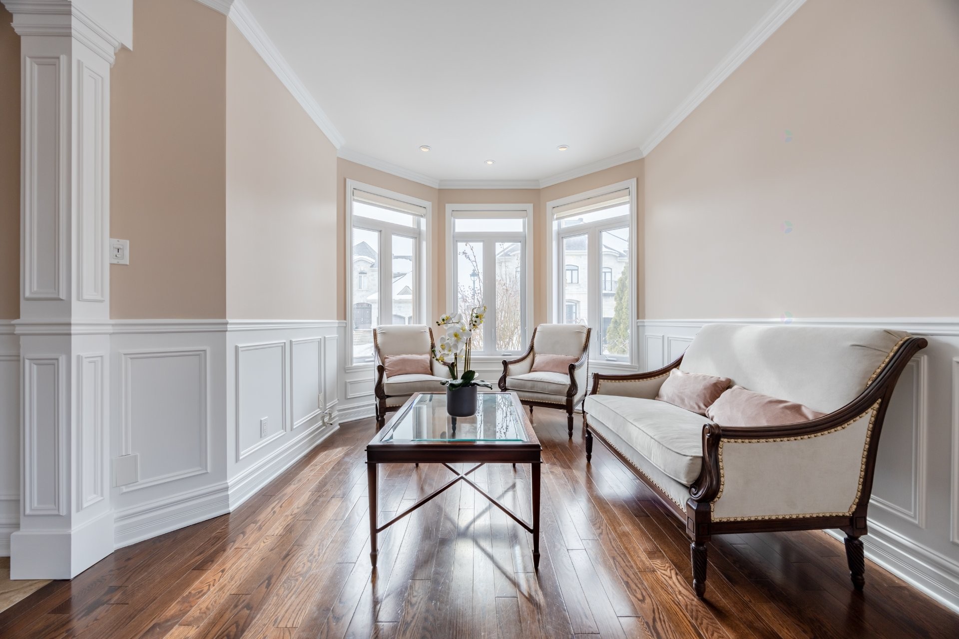 









3885


Carré Pauline-Lighstone

,
Montréal (Saint-Laurent),




QC
H4R3K3

