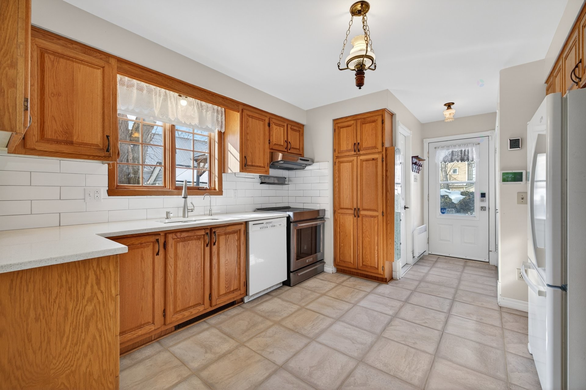 









6


Rue De Montbrun

,
Boucherville,




QC
J4B4T7

