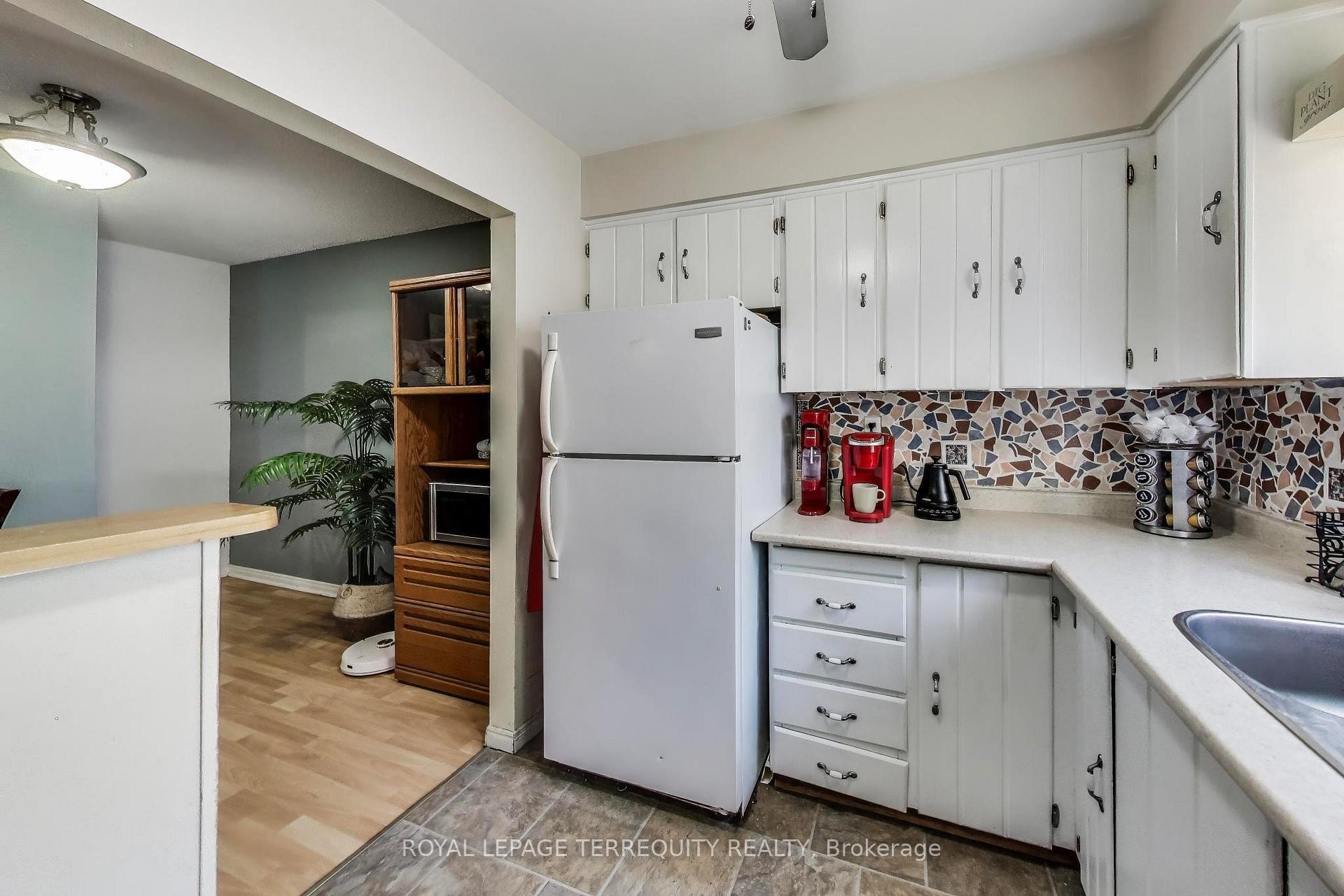 









1100


Oxford

Street, 88,
Oshawa,




ON
L1J 6G4

