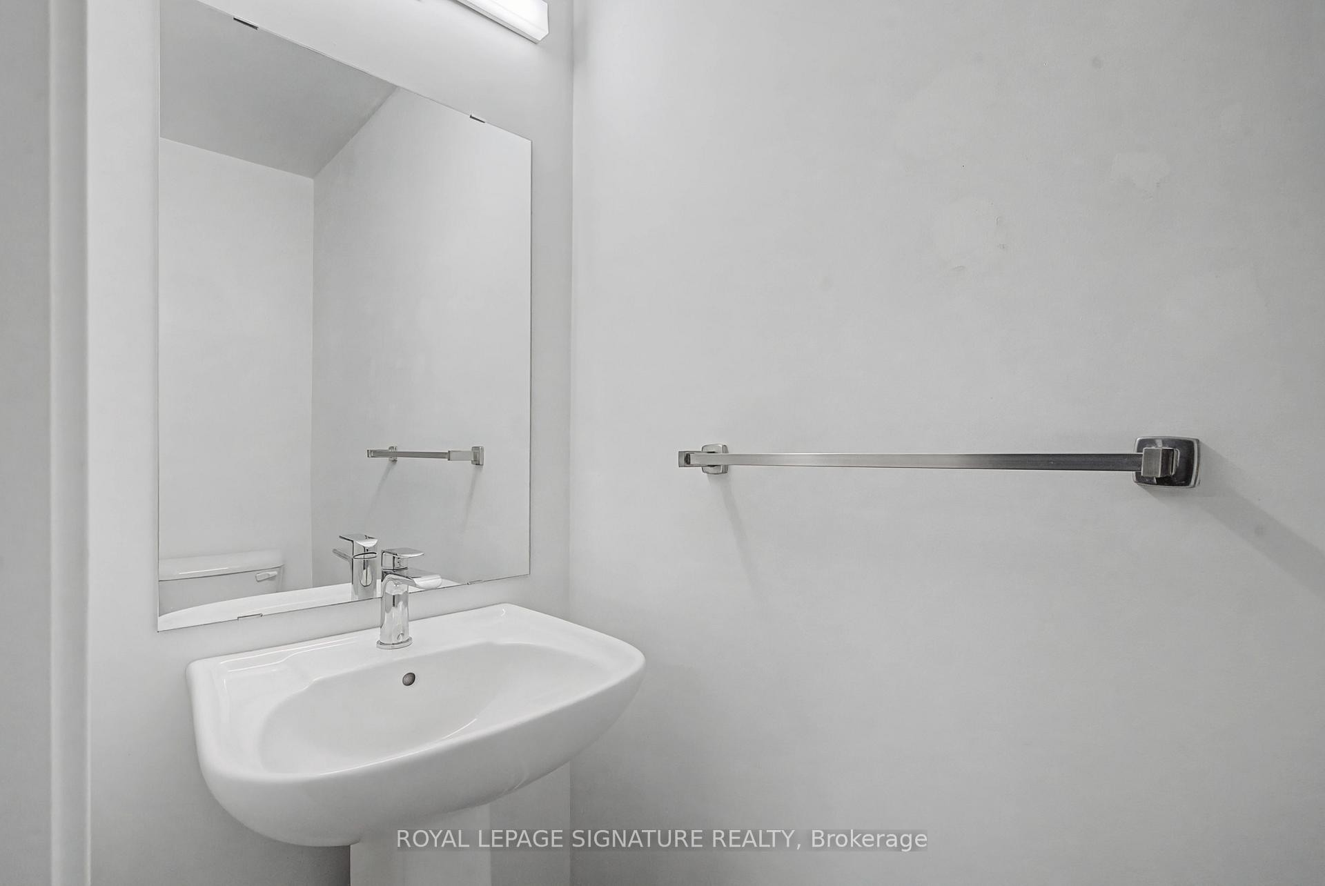 









1121


Cooke

Boulevard, 3,
Burlington,




ON
L7T 0C4

