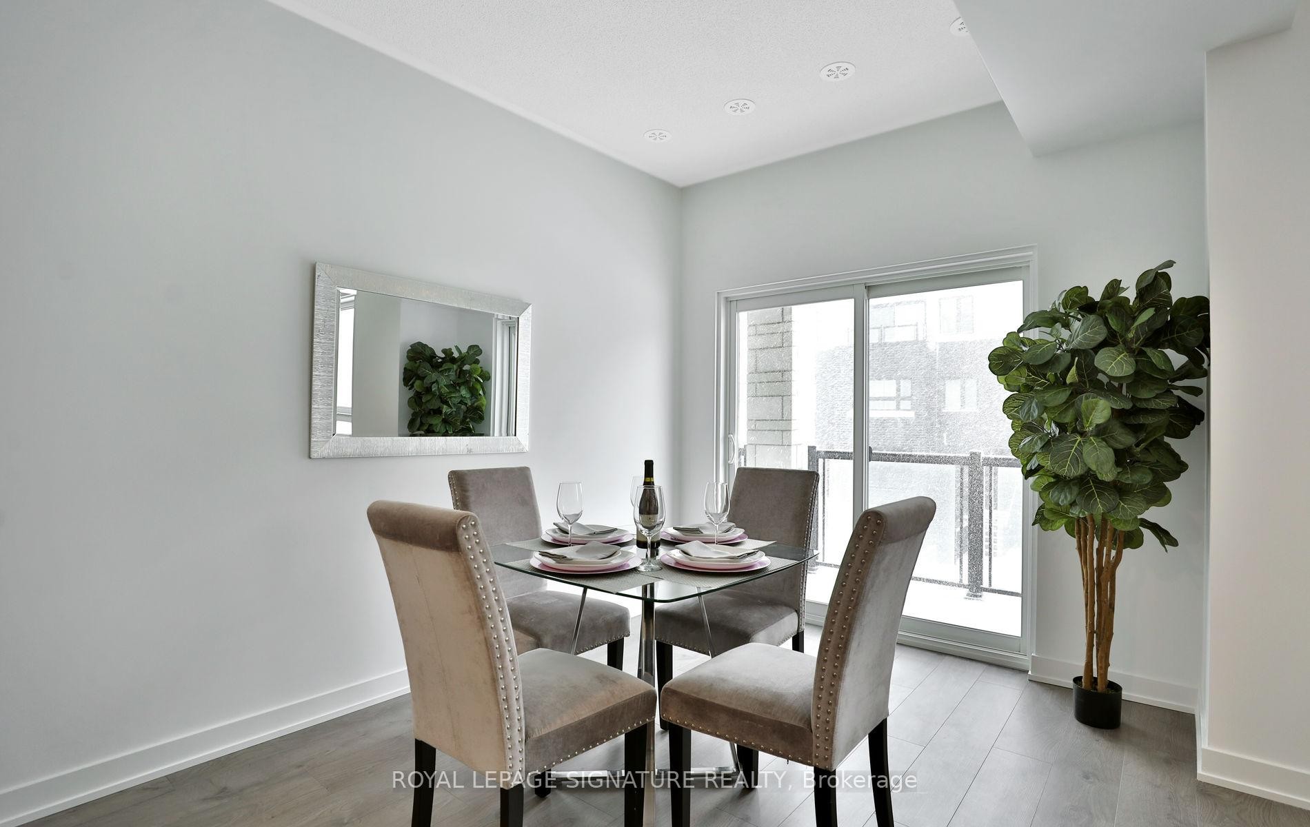 









1121


Cooke

Boulevard, 3,
Burlington,




ON
L7T 0C4

