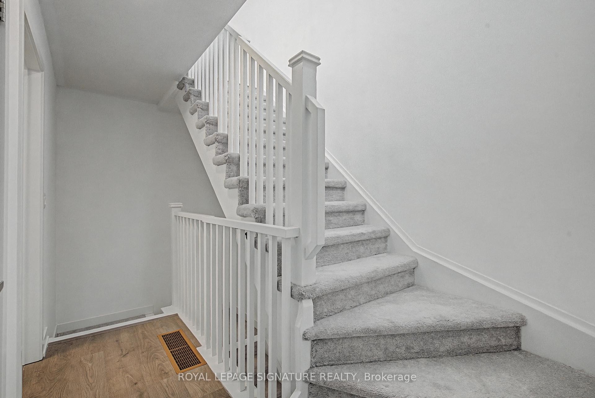 









1121


Cooke

Boulevard, 3,
Burlington,




ON
L7T 0C4

