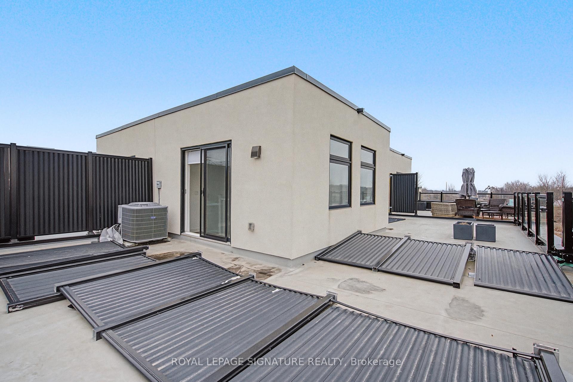 









1121


Cooke

Boulevard, 3,
Burlington,




ON
L7T 0C4

