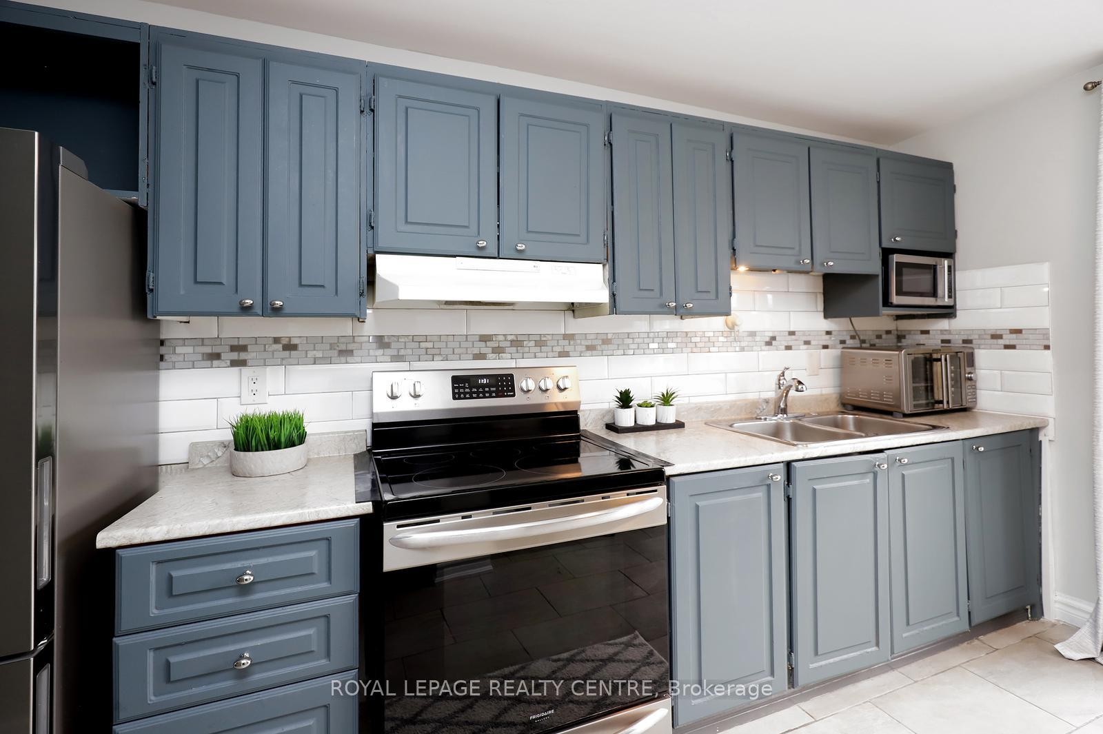 









1055


Dundas

Street East, 171,
Mississauga,




ON
L4Y 3X6

