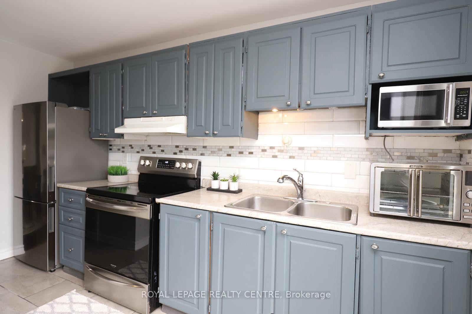 









1055


Dundas

Street East, 171,
Mississauga,




ON
L4Y 3X6

