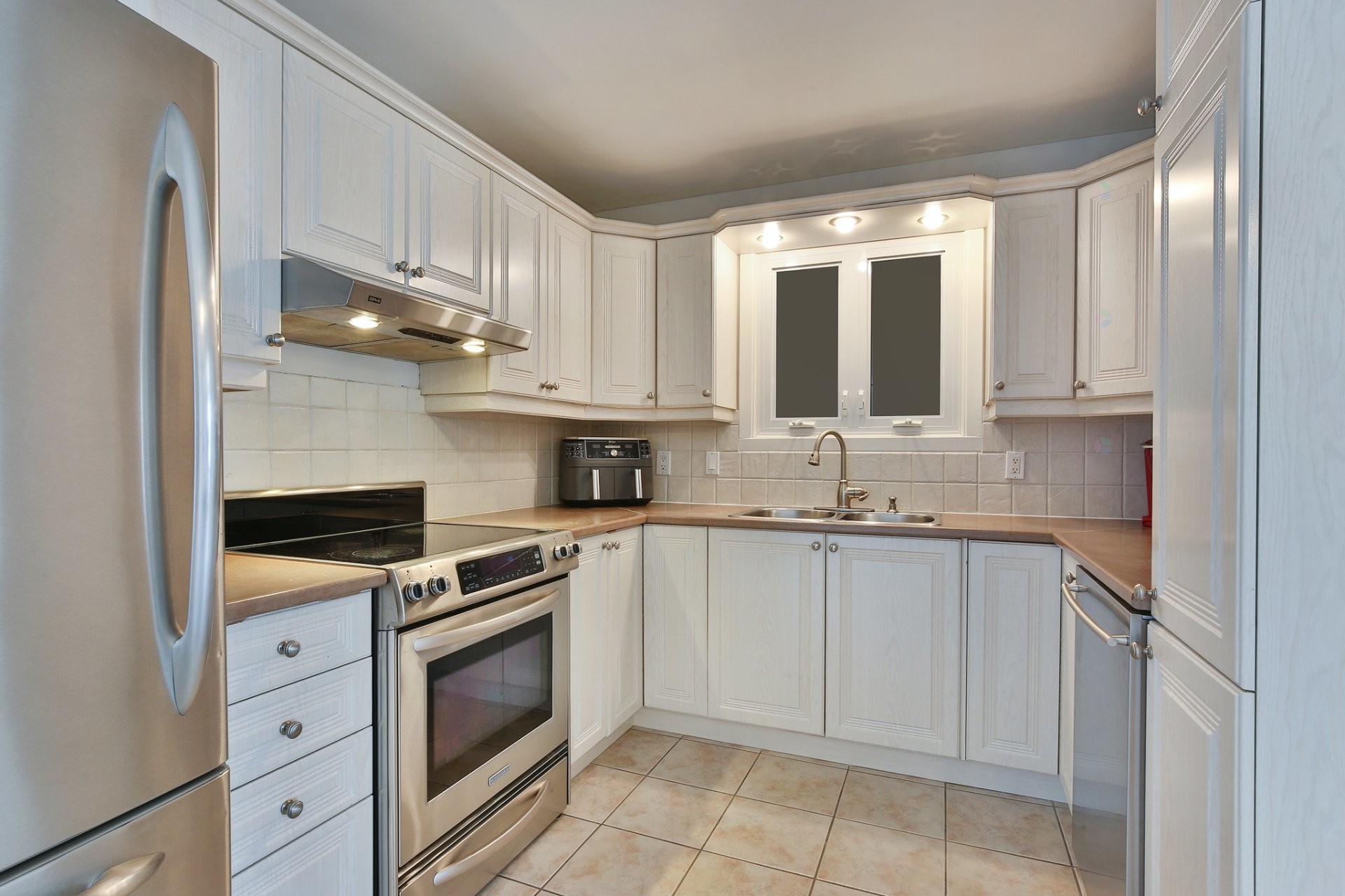 









495


Rue de Versailles

,
Saint-Jean-sur-Richelieu,




QC
J3B4H2

