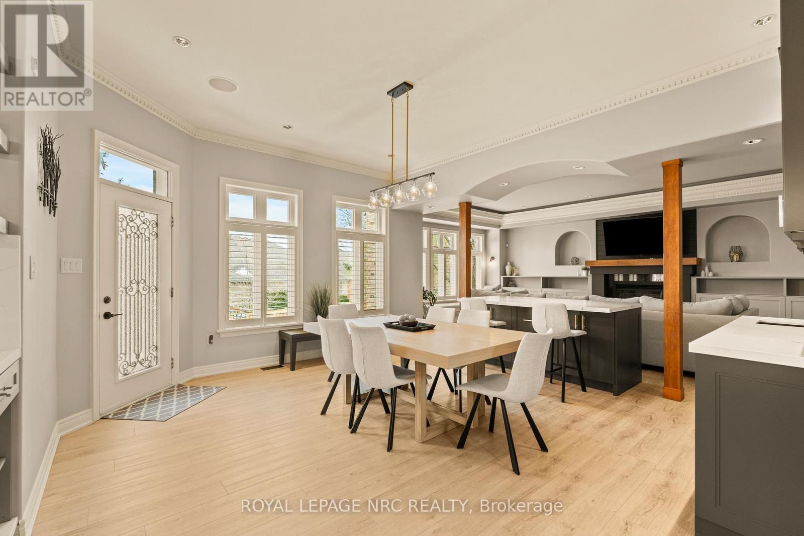 












63 TERRACE DRIVE

,
Grimsby (Grimsby East),




Ontario
L3M1B6

