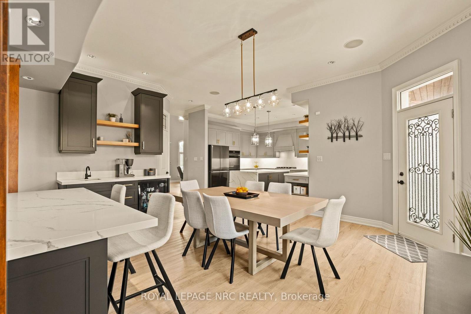 












63 TERRACE DRIVE

,
Grimsby (Grimsby East),




Ontario
L3M1B6

