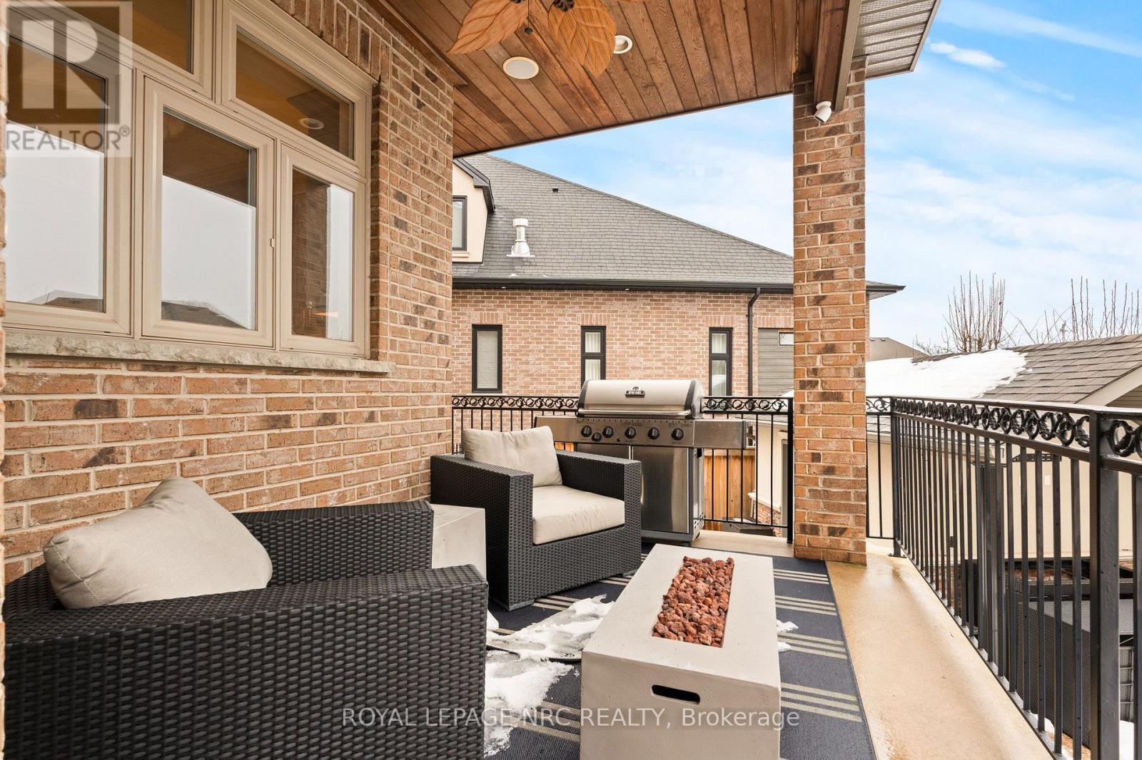 












63 TERRACE DRIVE

,
Grimsby (Grimsby East),




Ontario
L3M1B6

