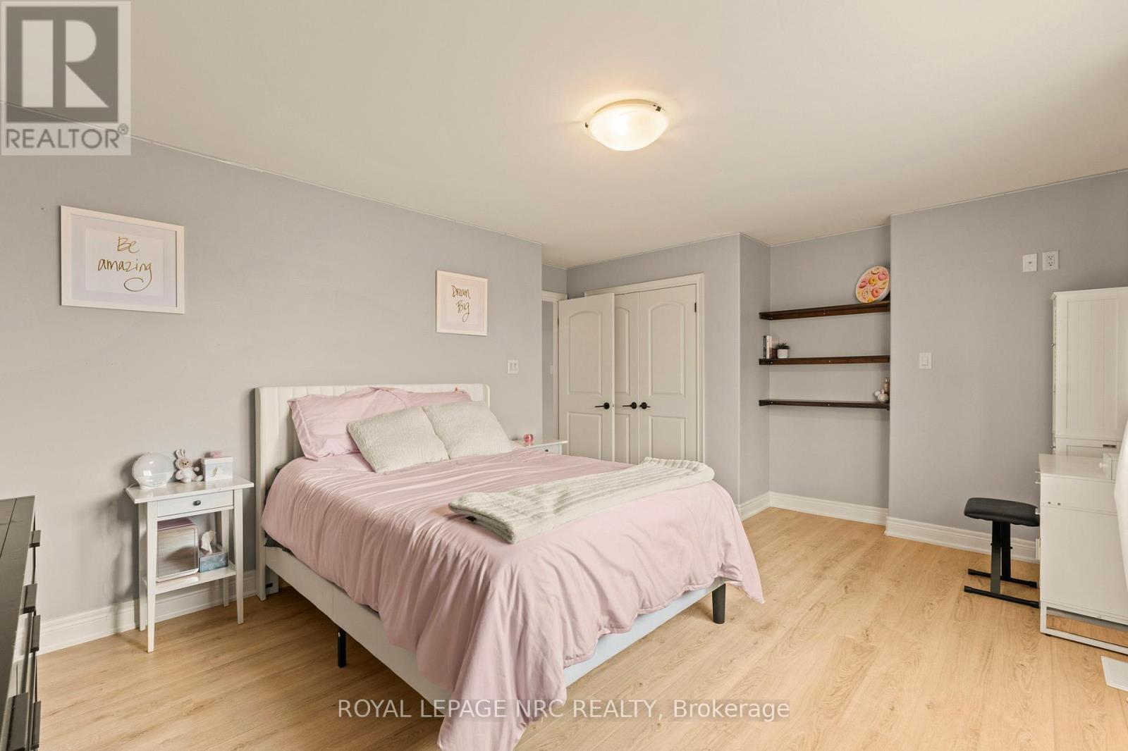 












63 TERRACE DRIVE

,
Grimsby (Grimsby East),




Ontario
L3M1B6

