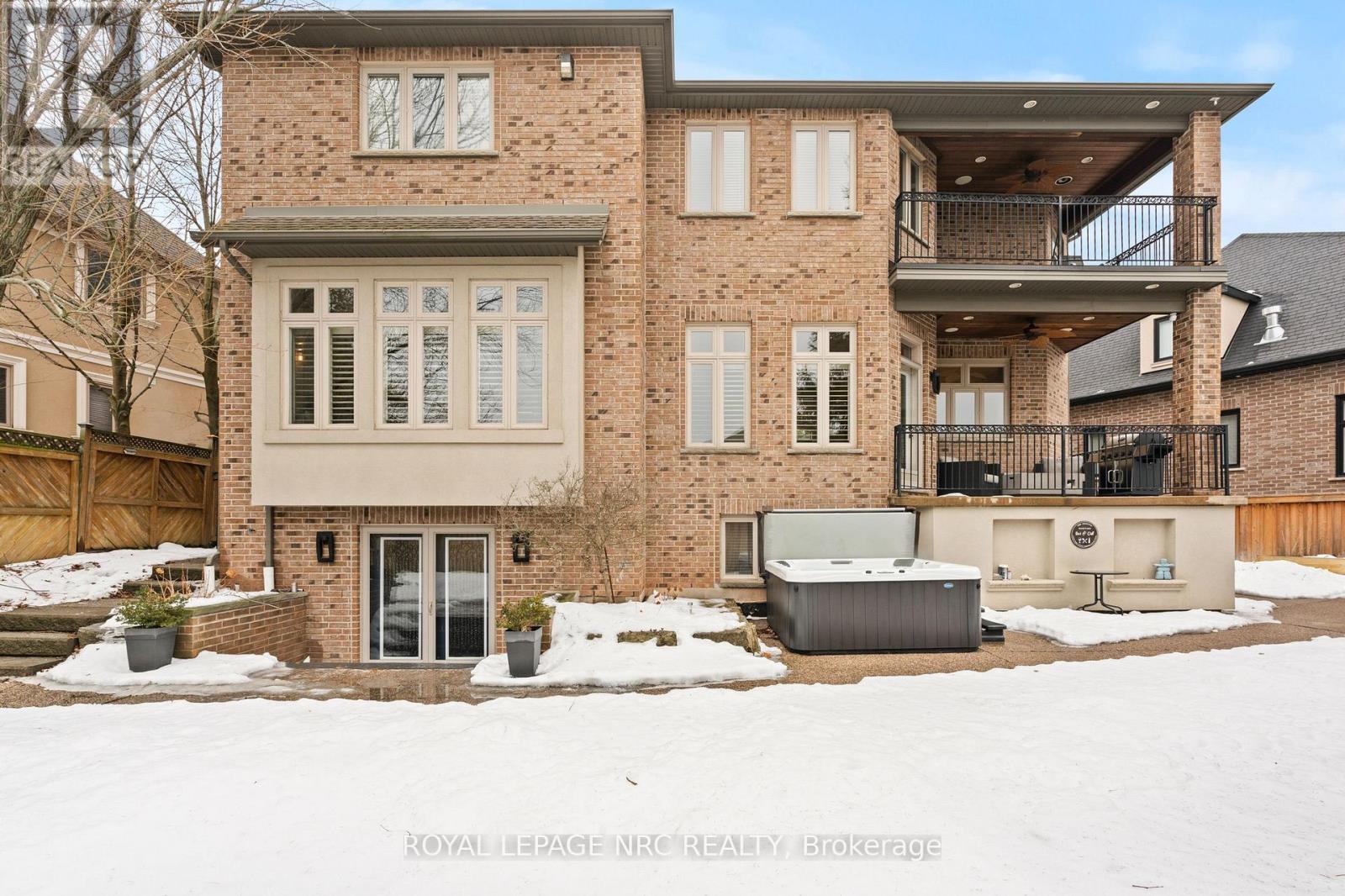 












63 TERRACE DRIVE

,
Grimsby (Grimsby East),




Ontario
L3M1B6

