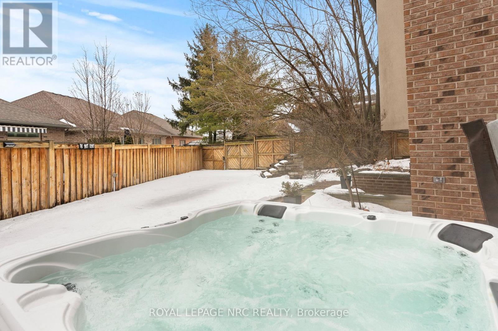 












63 TERRACE DRIVE

,
Grimsby (Grimsby East),




Ontario
L3M1B6

