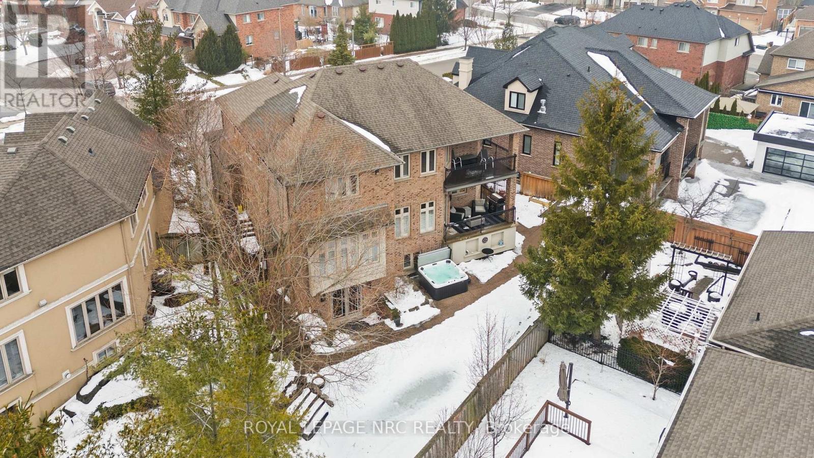 












63 TERRACE DRIVE

,
Grimsby (Grimsby East),




Ontario
L3M1B6

