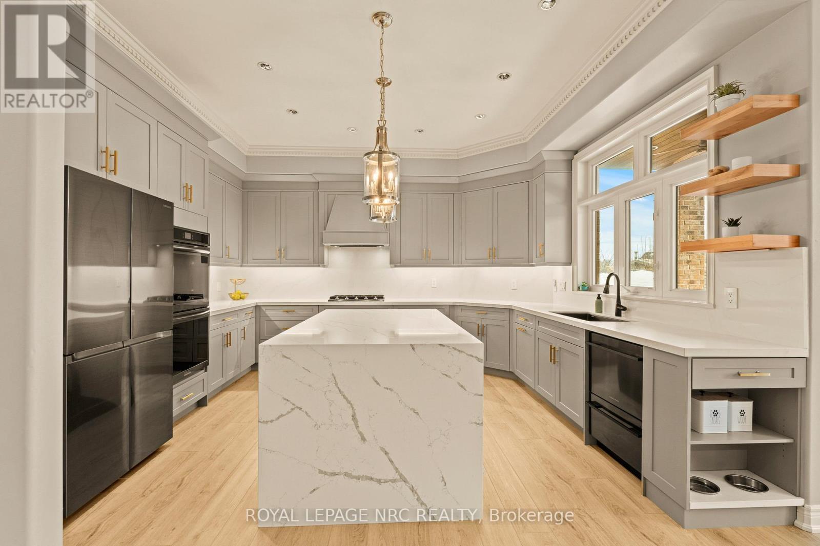 












63 TERRACE DRIVE

,
Grimsby (Grimsby East),




Ontario
L3M1B6

