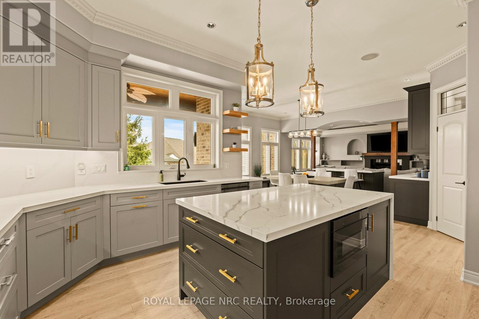 












63 TERRACE DRIVE

,
Grimsby (Grimsby East),




Ontario
L3M1B6

