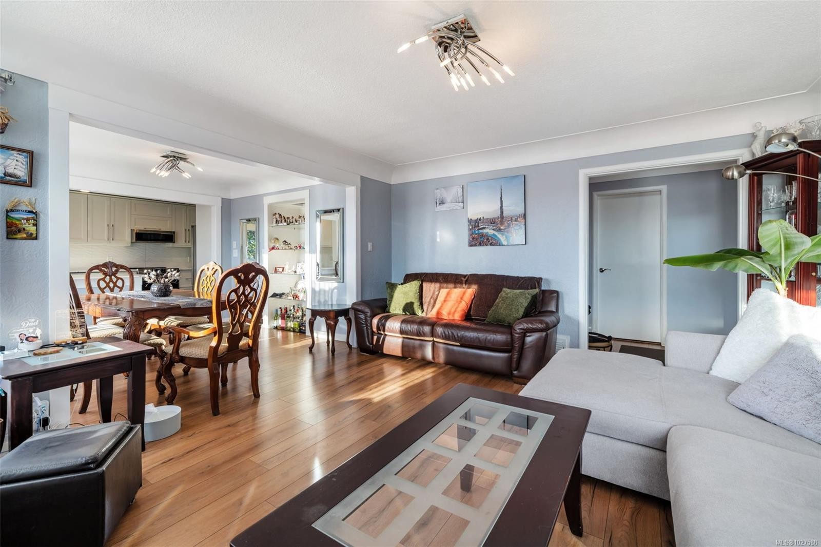 









730


Burnside

Rd West,
Saanich,




BC
V8Z 1N1

