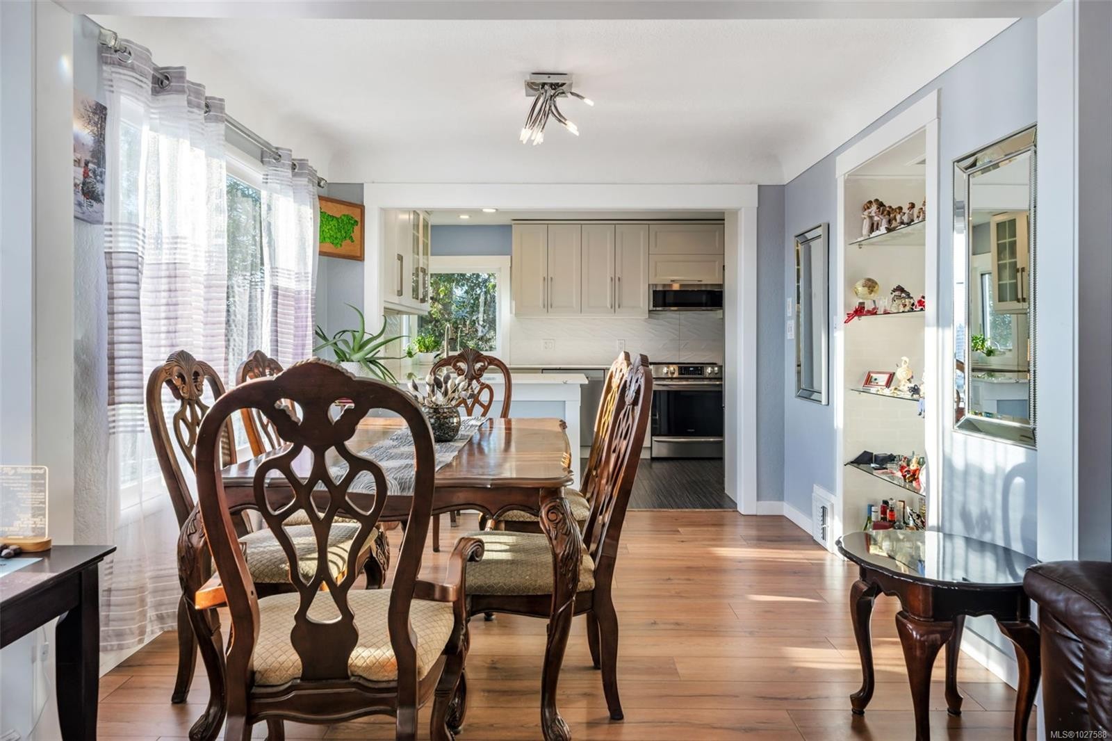 









730


Burnside

Rd West,
Saanich,




BC
V8Z 1N1

