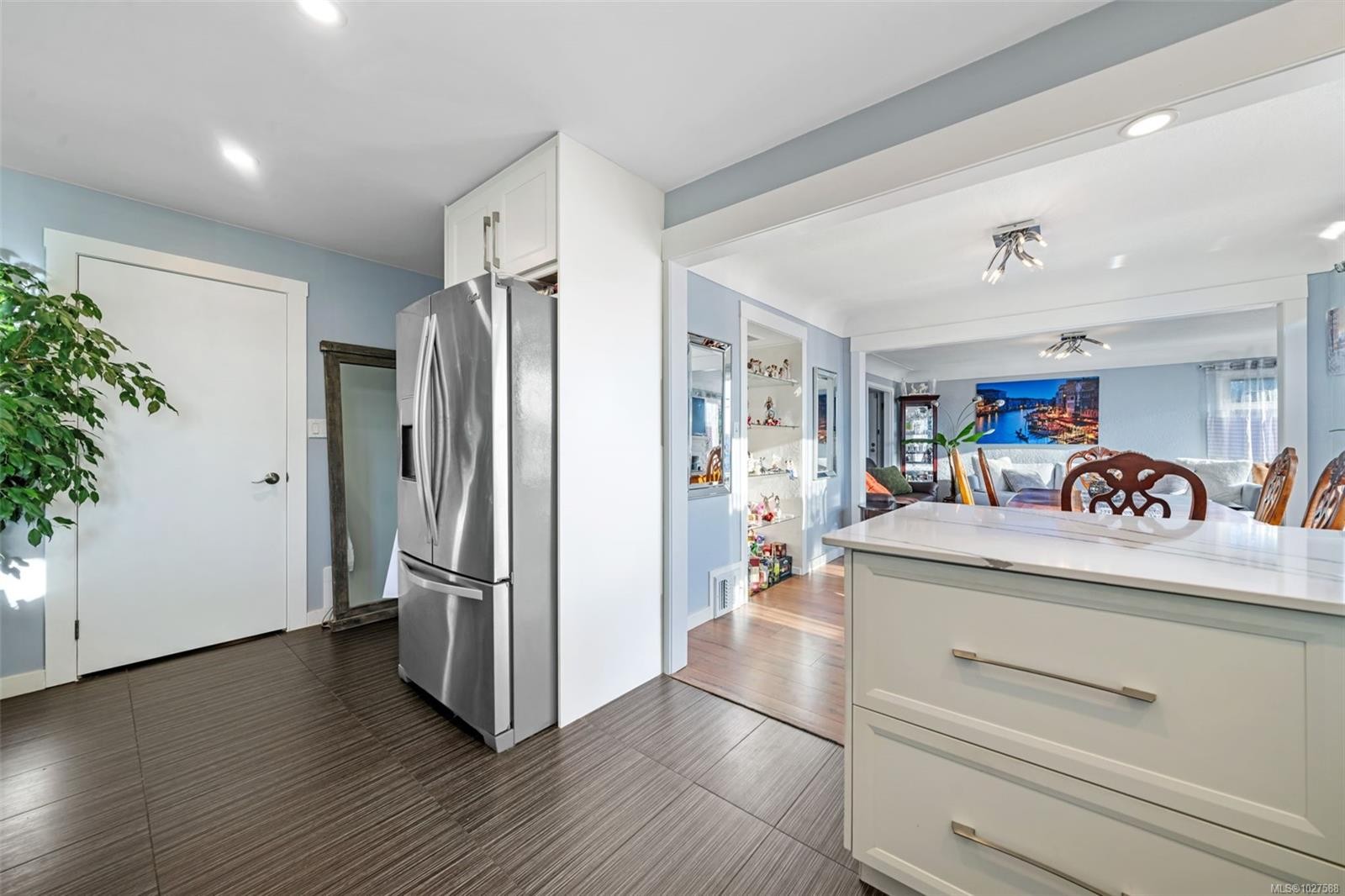 









730


Burnside

Rd West,
Saanich,




BC
V8Z 1N1

