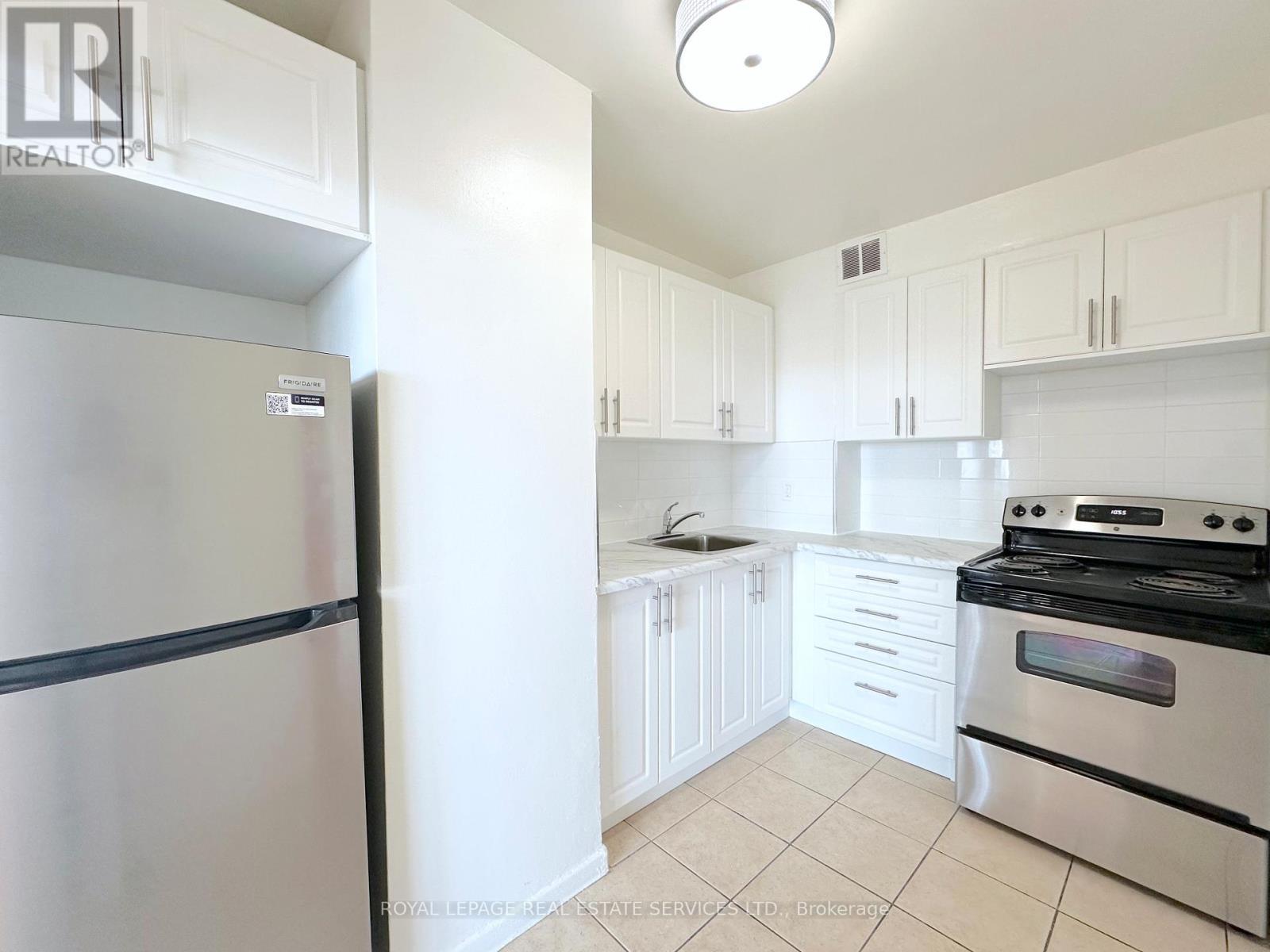 












1008 - 26 CARLUKE CRESCENT

,
Toronto,




Ontario
M2L2J2

