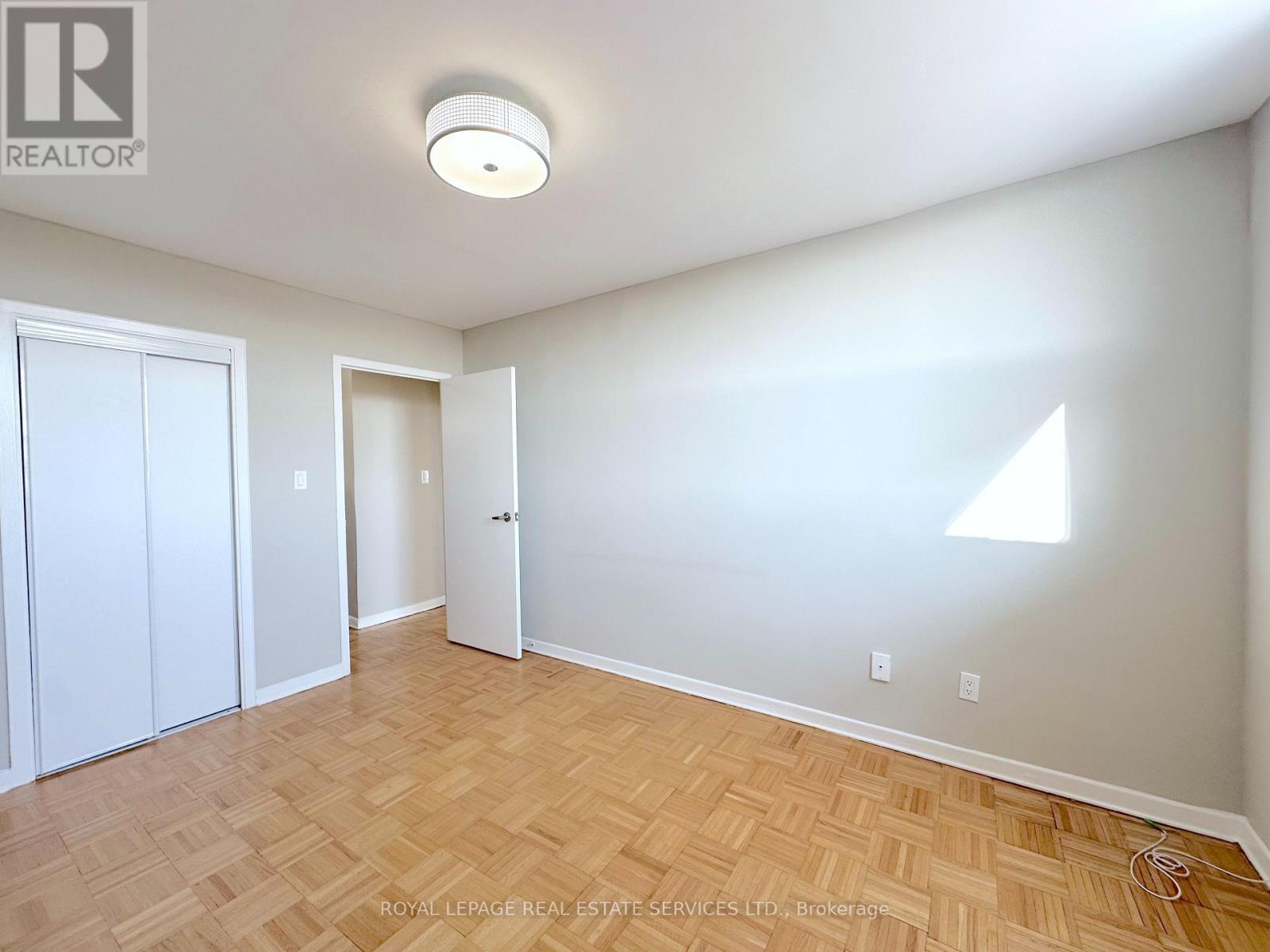 












1008 - 26 CARLUKE CRESCENT

,
Toronto,




Ontario
M2L2J2

