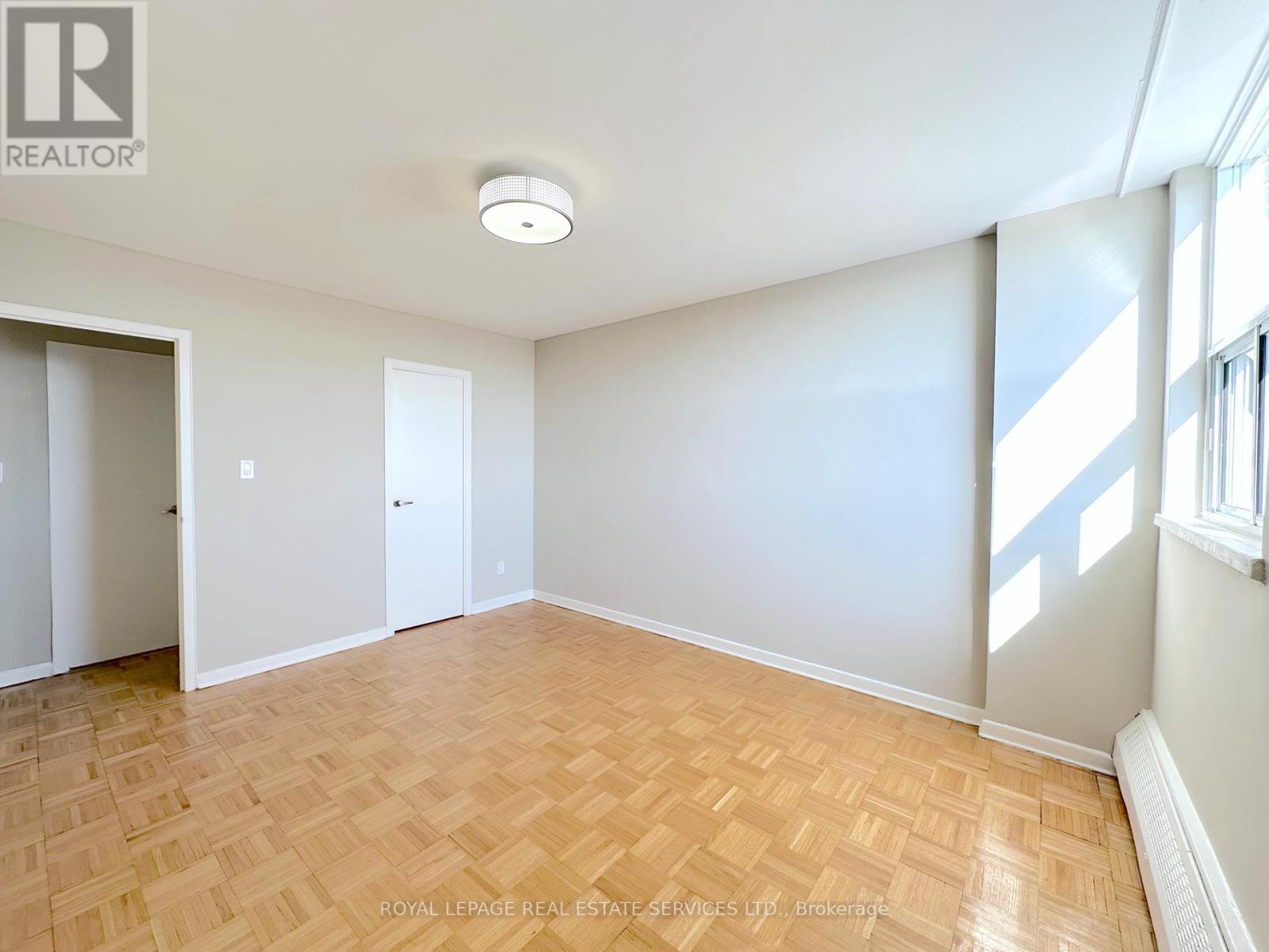 












1008 - 26 CARLUKE CRESCENT

,
Toronto,




Ontario
M2L2J2

