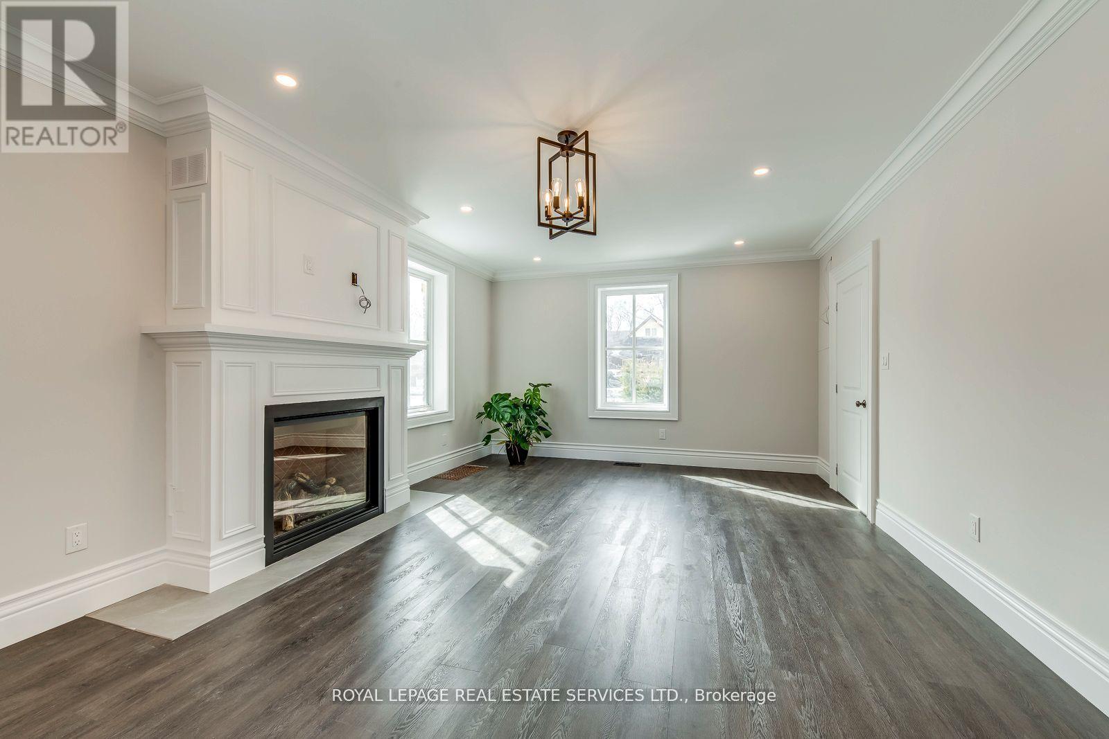 












317 QUEEN STREET S

,
Mississauga,




Ontario
L5M1M3

