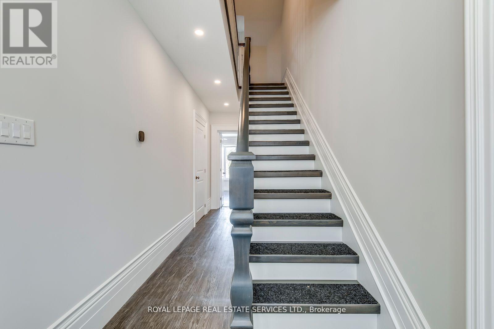 












317 QUEEN STREET S

,
Mississauga,




Ontario
L5M1M3


