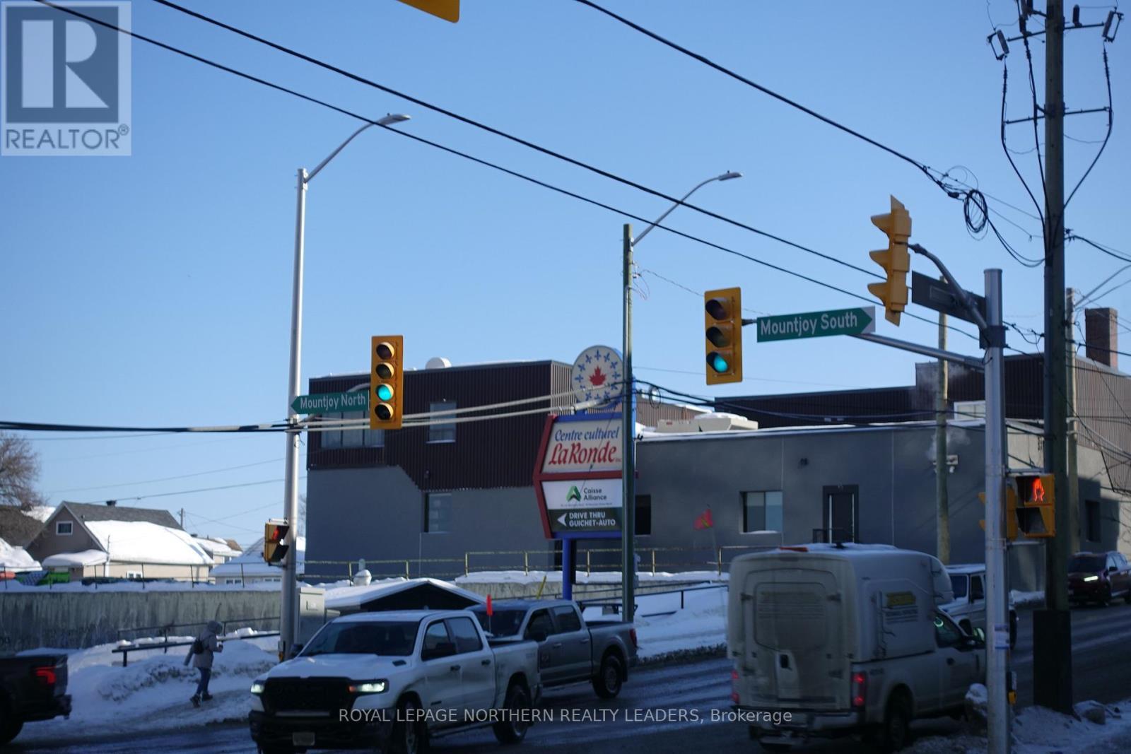 












11 ELM STREET N

,
Timmins (TNE - Central),




Ontario
P4N6A3

