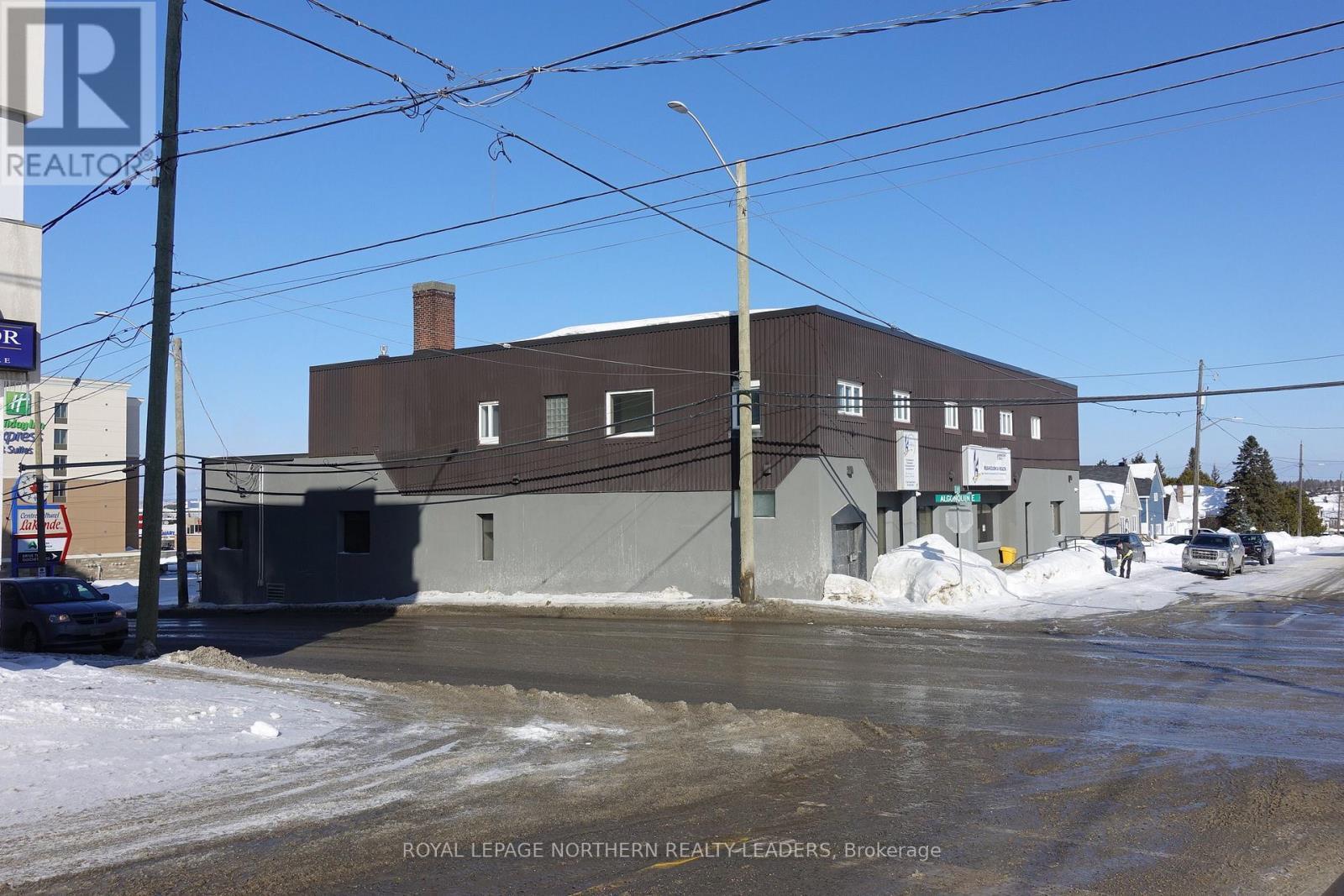 












11 ELM STREET N

,
Timmins (TNE - Central),




Ontario
P4N6A3

