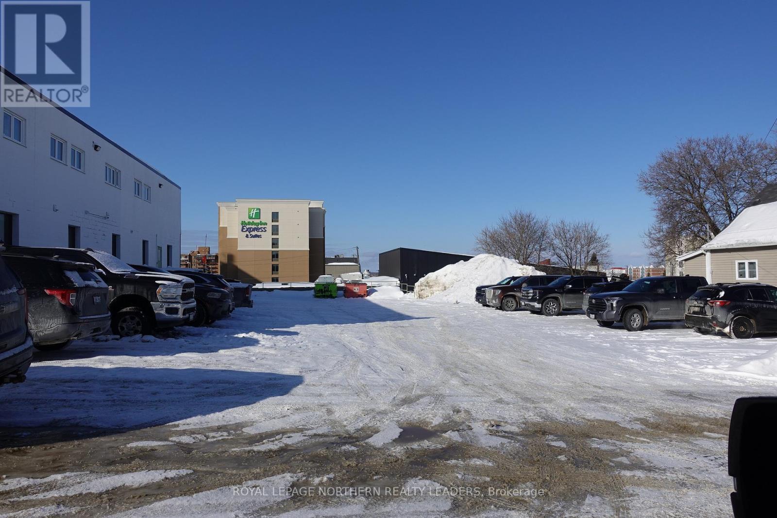 












11 ELM STREET N

,
Timmins (TNE - Central),




Ontario
P4N6A3

