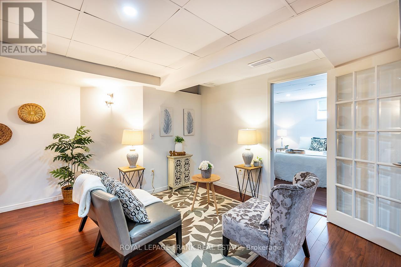 












1533 CLEARBROOK DRIVE

,
Oshawa (Taunton),




Ontario
L1K2P6

