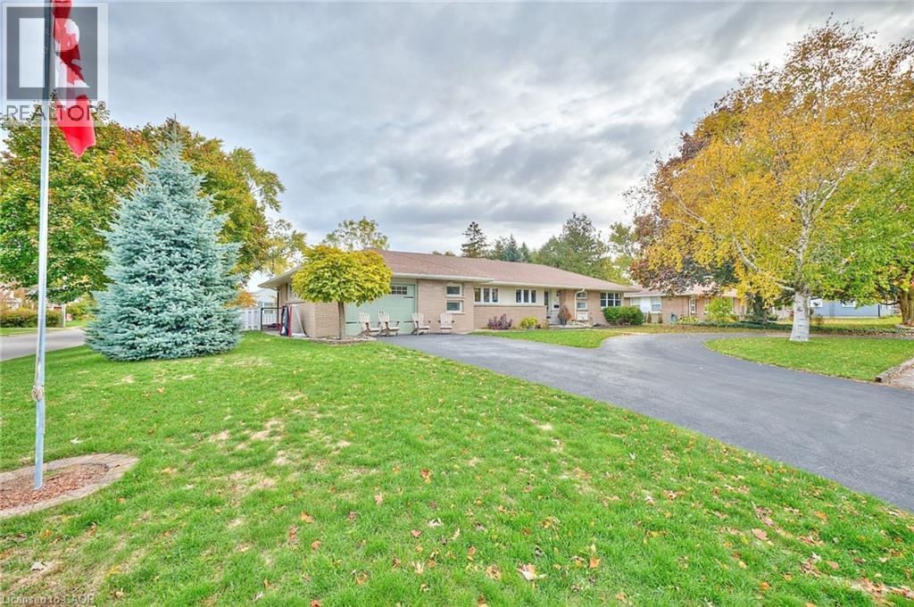 












123 FAIRVIEW Avenue W

,
Dunnville,




Ontario
N1A1M2

