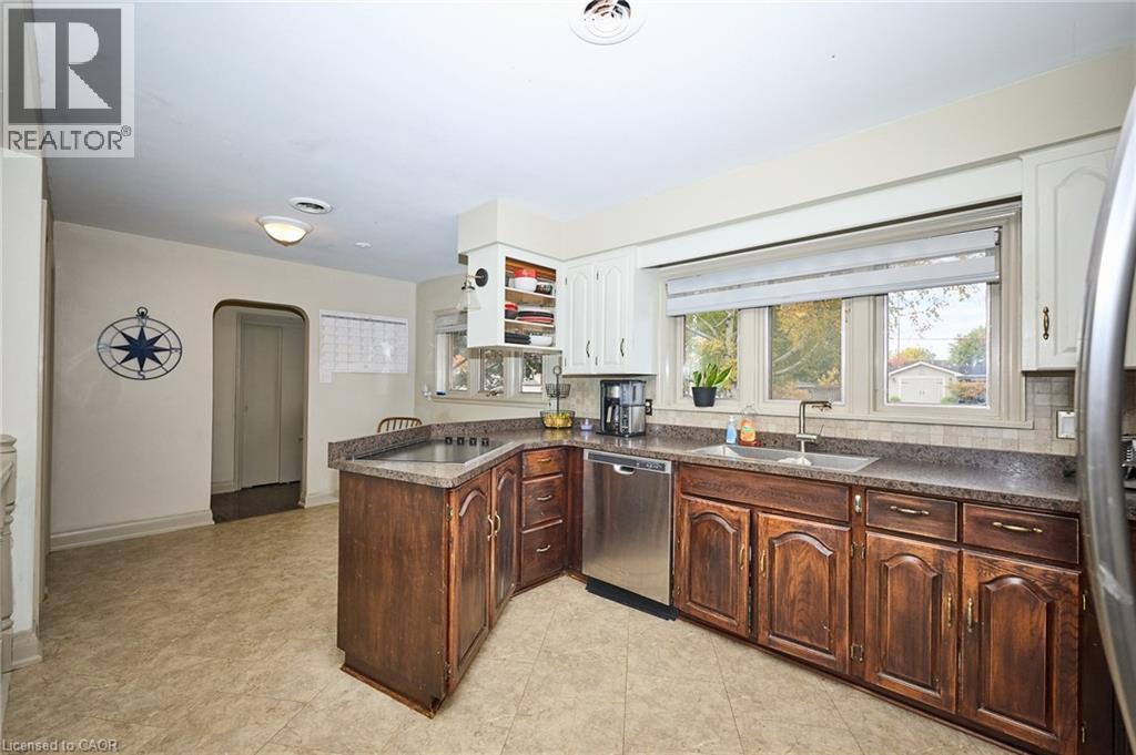 












123 FAIRVIEW Avenue W

,
Dunnville,




Ontario
N1A1M2

