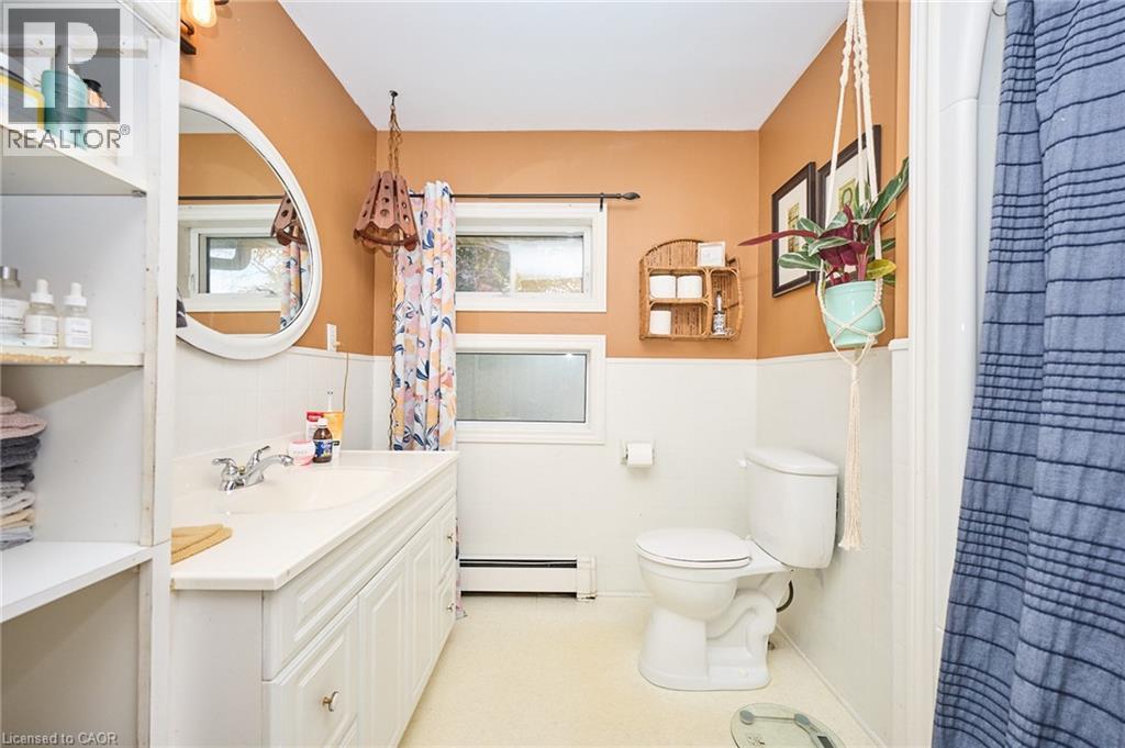 












123 FAIRVIEW Avenue W

,
Dunnville,




Ontario
N1A1M2

