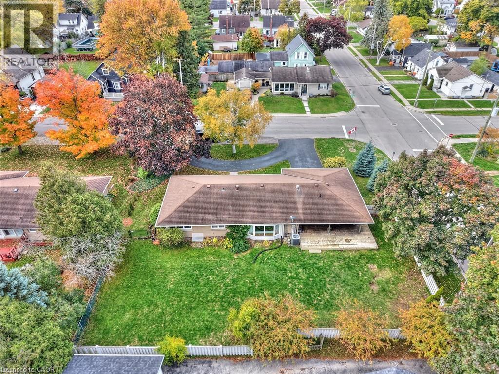 












123 FAIRVIEW Avenue W

,
Dunnville,




Ontario
N1A1M2

