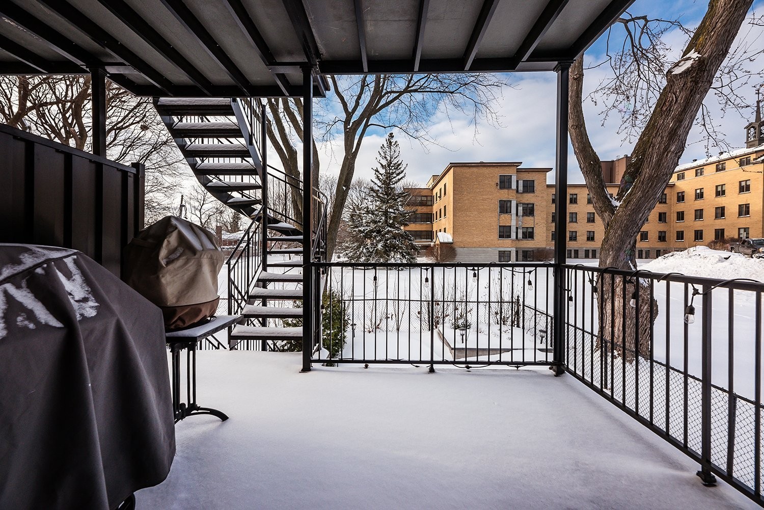 









5591


Rue Beaubien E.

,
Montréal (Rosemont/La Petite-Patrie),




QC
H1T1X3

