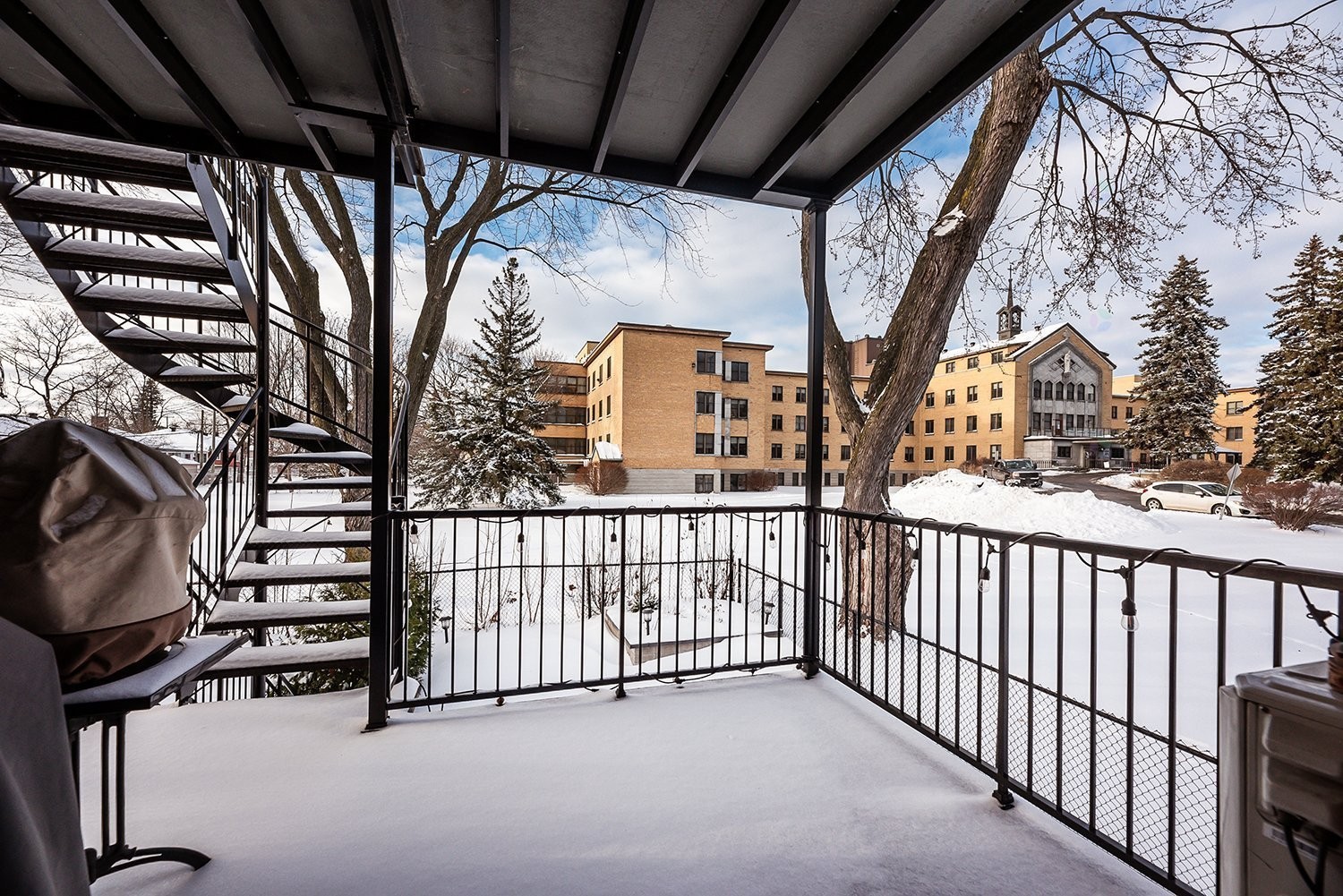 









5591


Rue Beaubien E.

,
Montréal (Rosemont/La Petite-Patrie),




QC
H1T1X3

