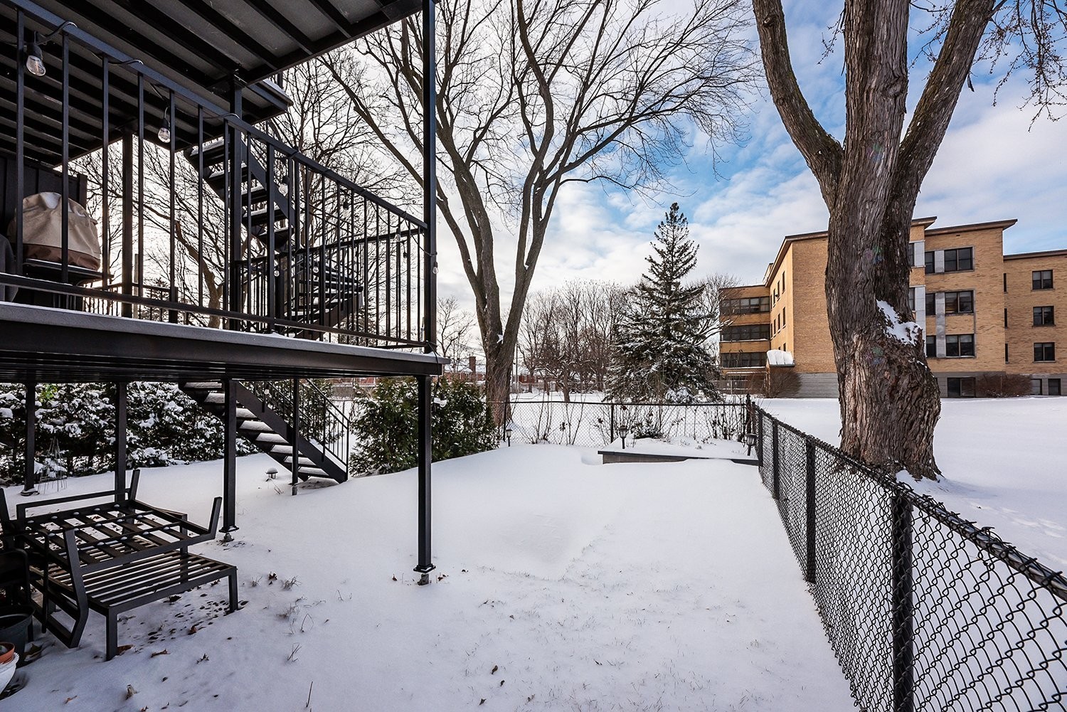 









5591


Rue Beaubien E.

,
Montréal (Rosemont/La Petite-Patrie),




QC
H1T1X3

