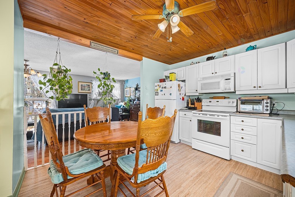









4


Av. Edgewood

,
Bristol,




QC
J0X1G0

