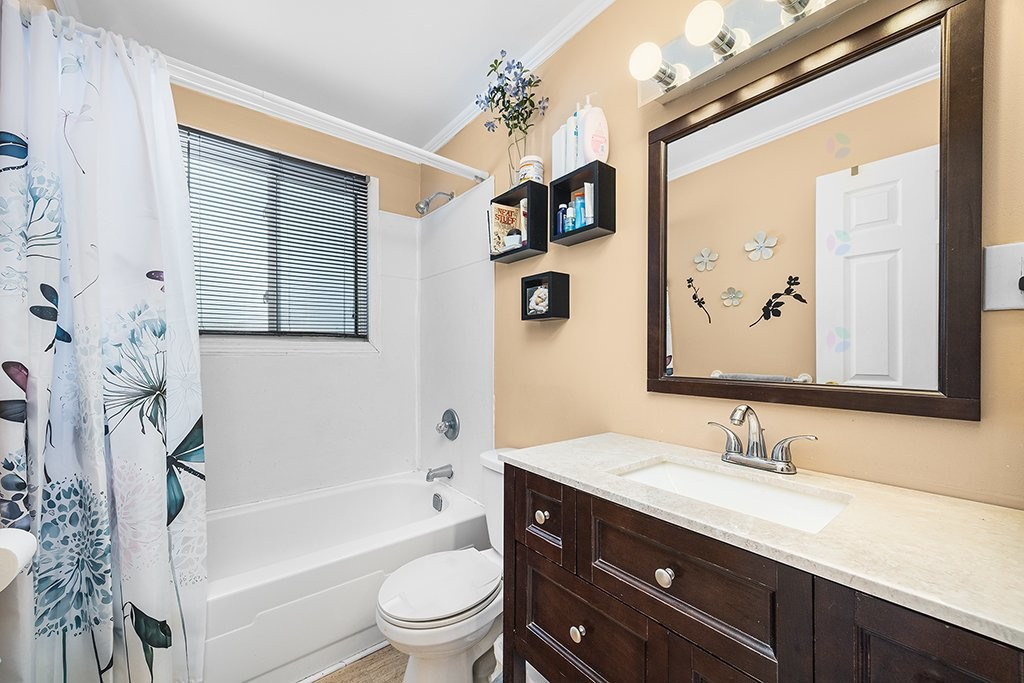 









4


Av. Edgewood

,
Bristol,




QC
J0X1G0


