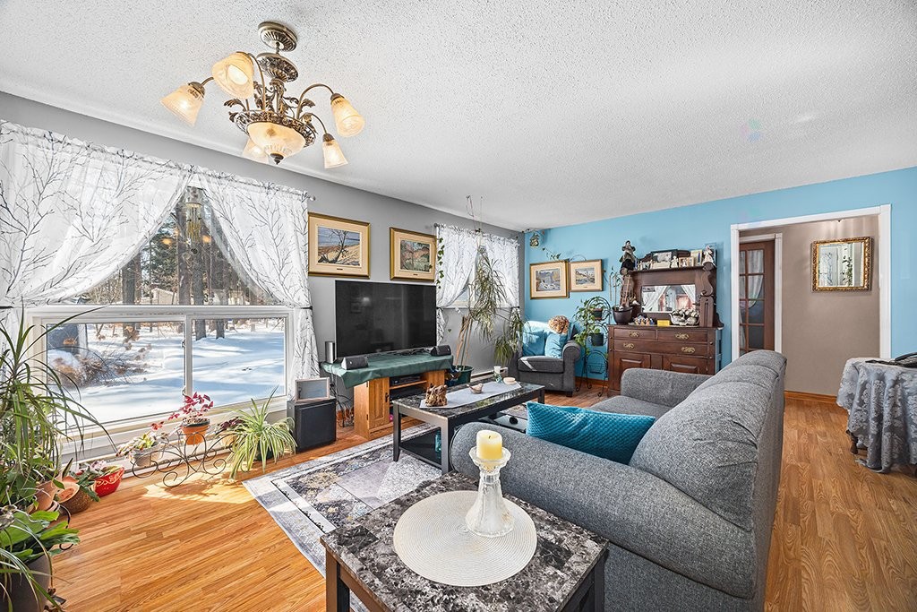 









4


Av. Edgewood

,
Bristol,




QC
J0X1G0

