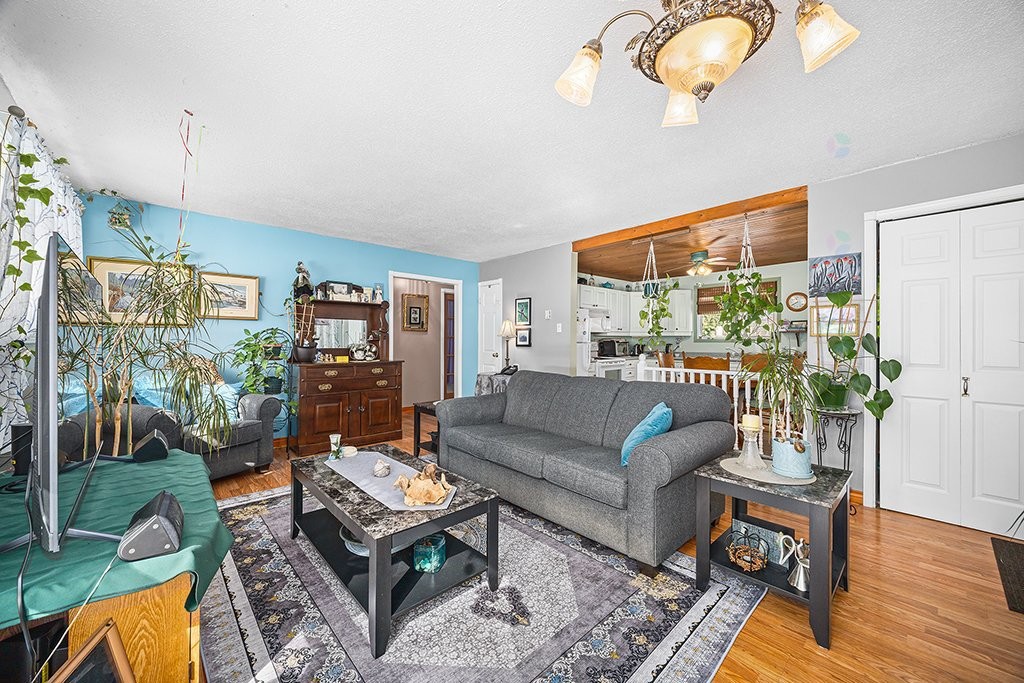 









4


Av. Edgewood

,
Bristol,




QC
J0X1G0

