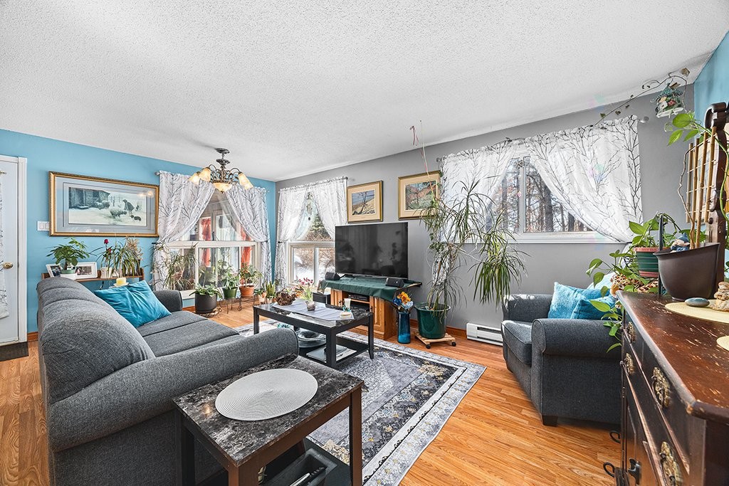 









4


Av. Edgewood

,
Bristol,




QC
J0X1G0


