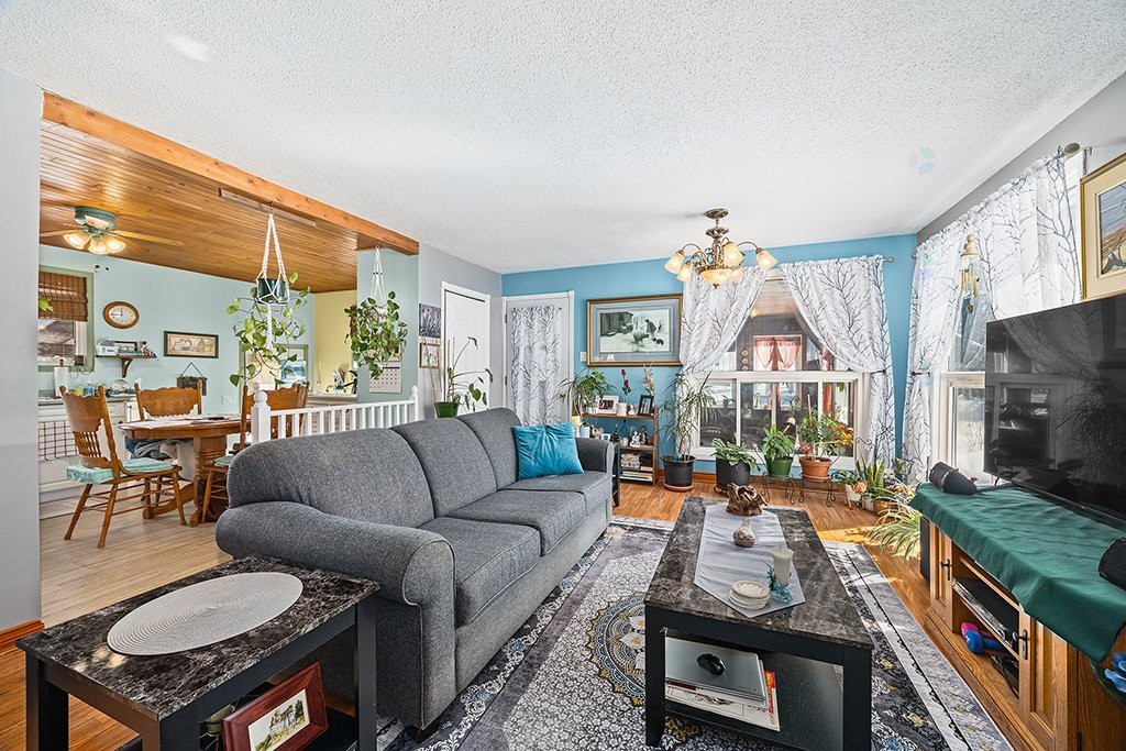 









4


Av. Edgewood

,
Bristol,




QC
J0X1G0

